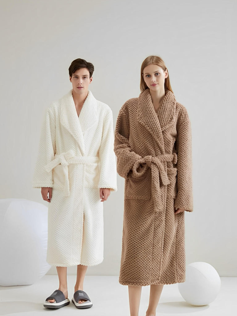 Peignoir homme femme, coton doux texturé, col châle, ceinture amovible, deux poches pratiques, confort maison, mi - mollet, modèle Junia - Peignoir - Marron M