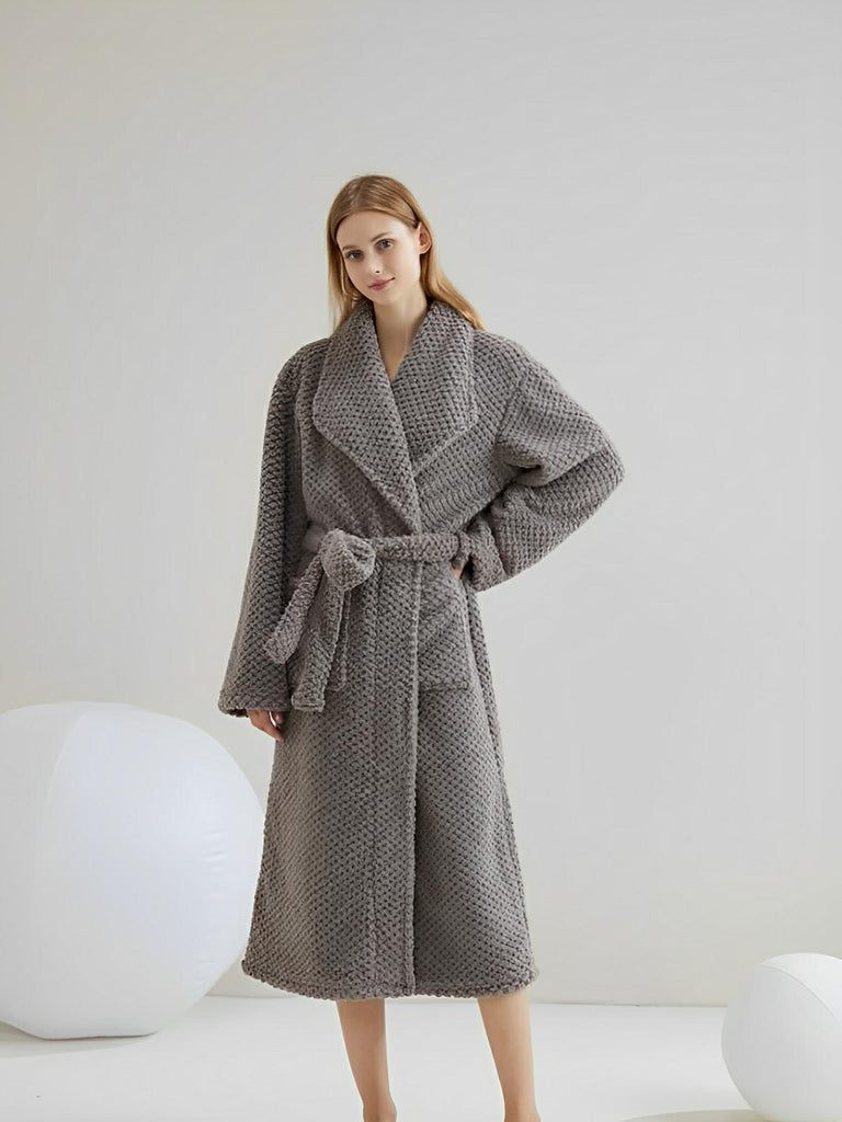 Peignoir homme femme, coton doux texturé, col châle, ceinture amovible, deux poches pratiques, confort maison, mi - mollet, modèle Junia - Peignoir - Gris M