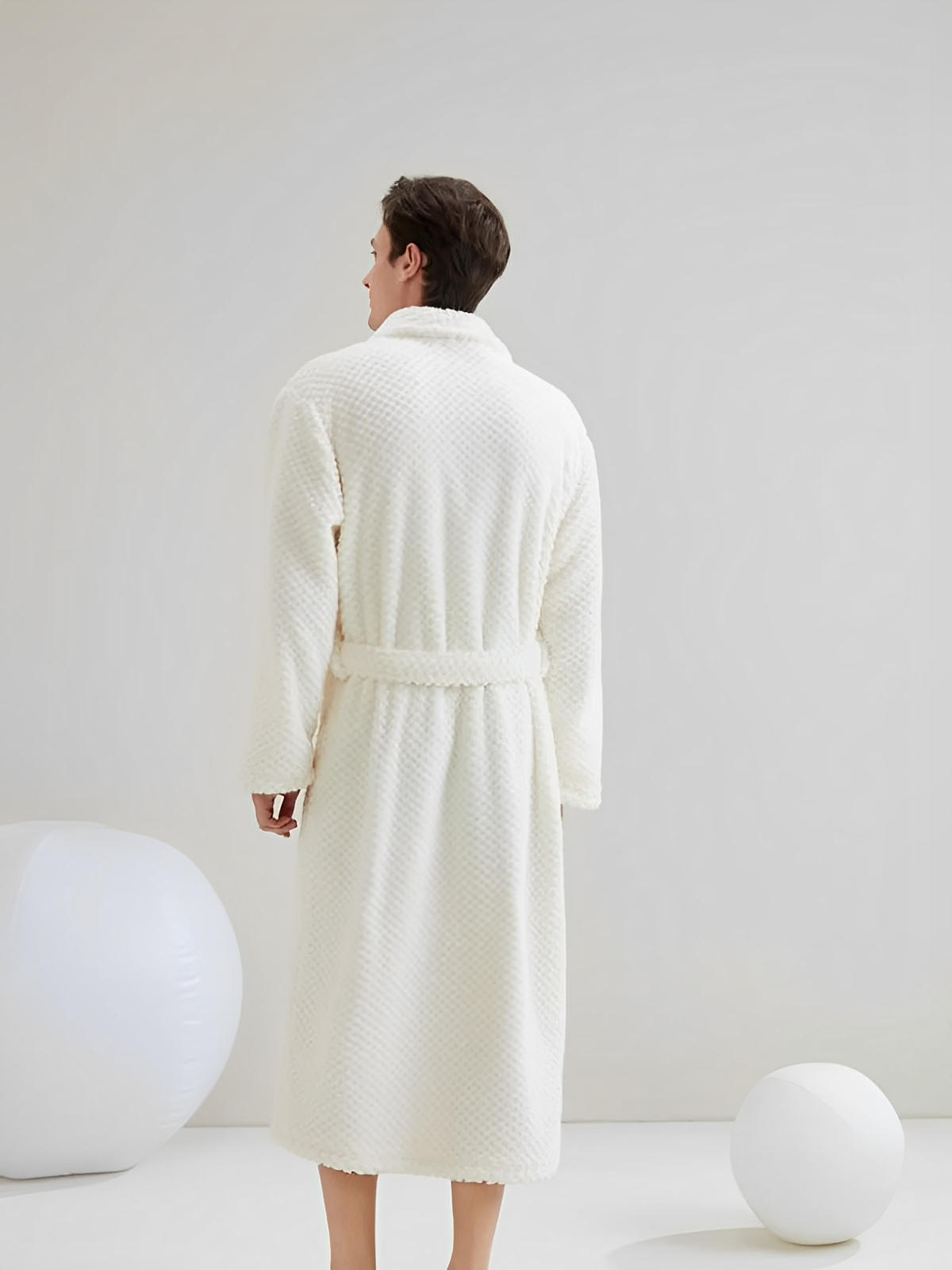 Peignoir homme femme, coton doux texturé, col châle, ceinture amovible, deux poches pratiques, confort maison, mi - mollet, modèle Junia - Peignoir - Blanc M
