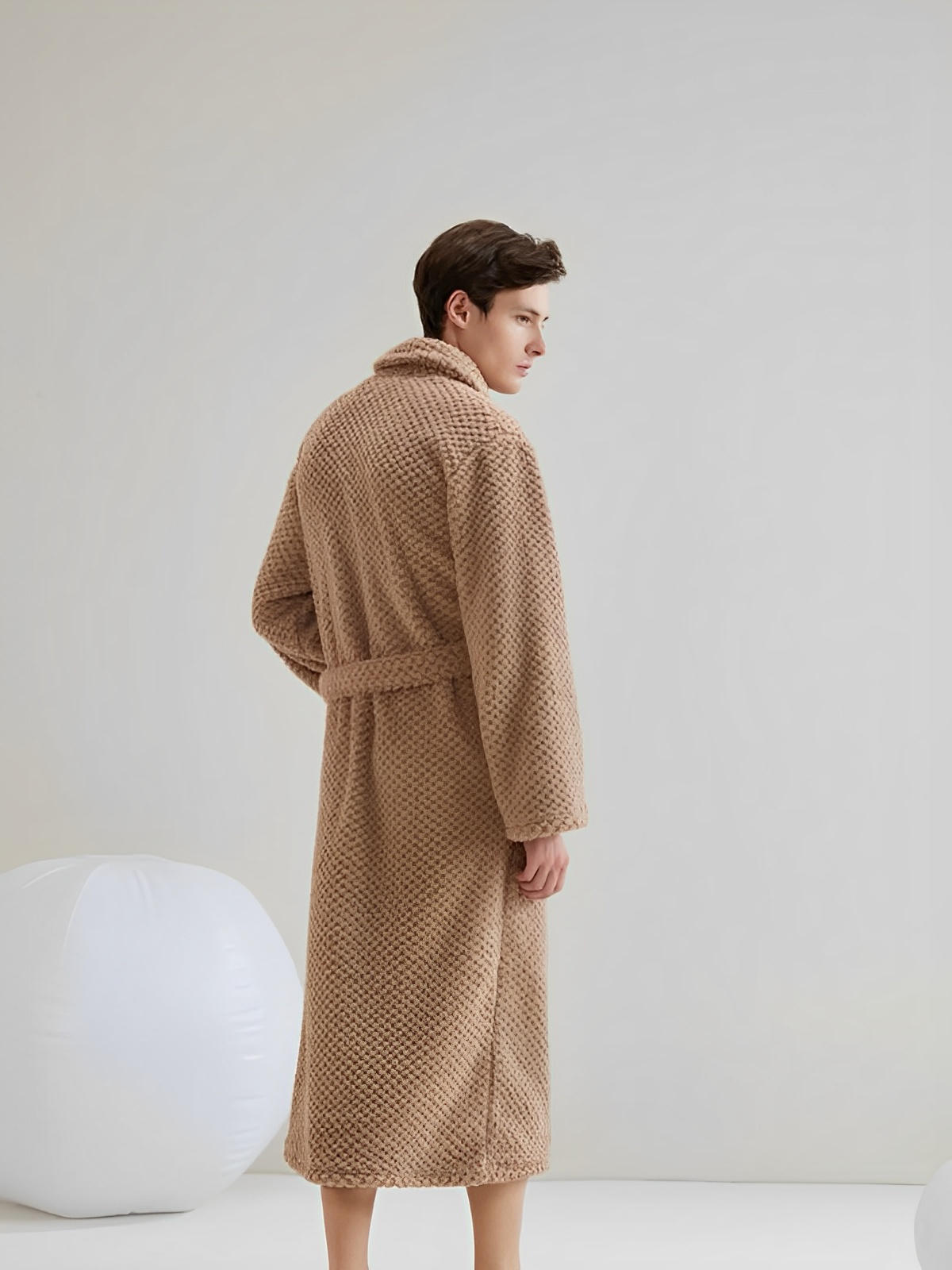 Peignoir homme femme, coton doux texturé, col châle, ceinture amovible, deux poches pratiques, confort maison, mi - mollet, modèle Junia - Peignoir - Marron M