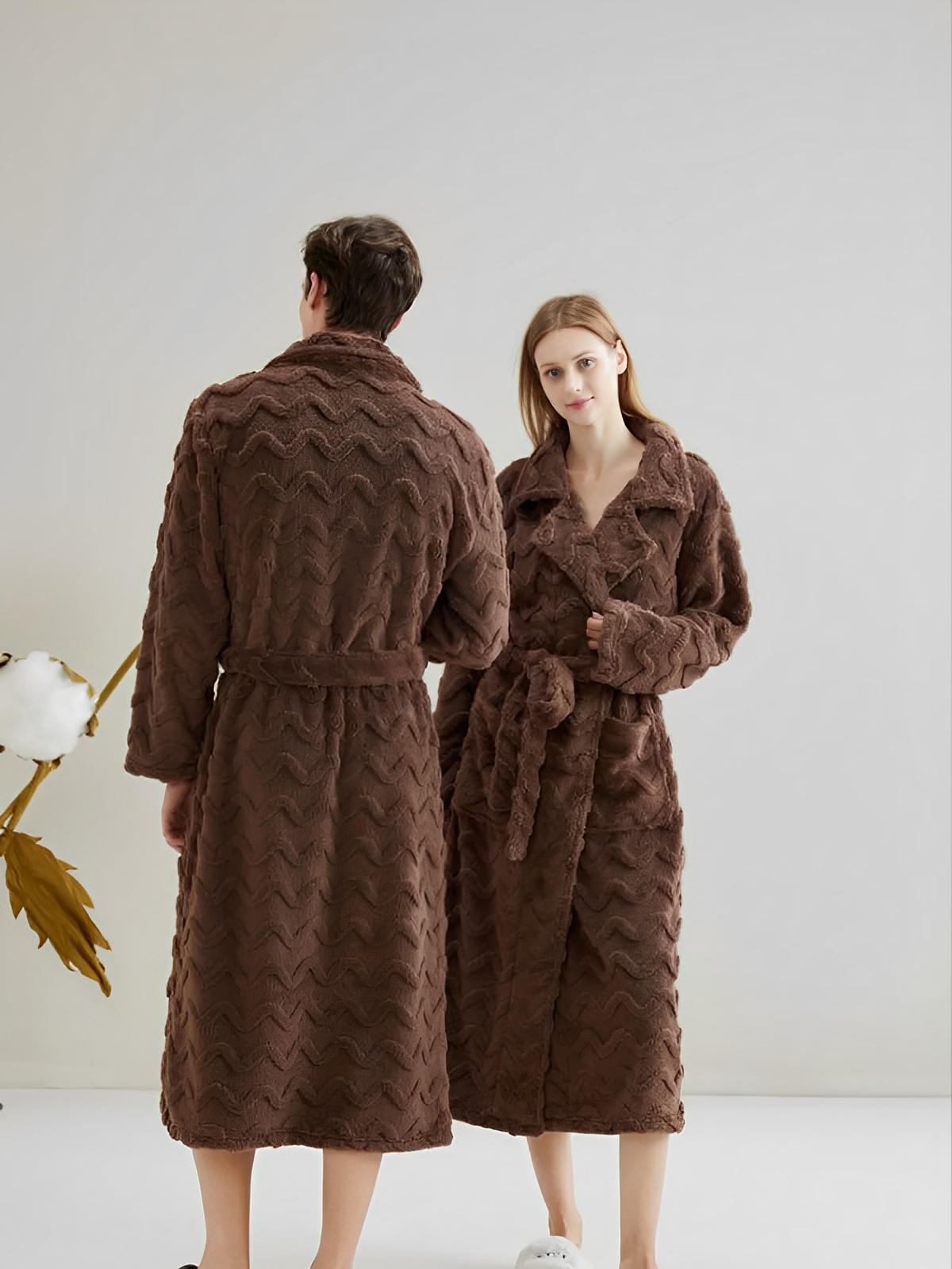 Peignoir polaire long, douceur exceptionnelle, confort cocooning, chaleur hivernale, unisexe, plusieurs coloris, ceinture amovible, modèle Ernome - Peignoir - Marron M