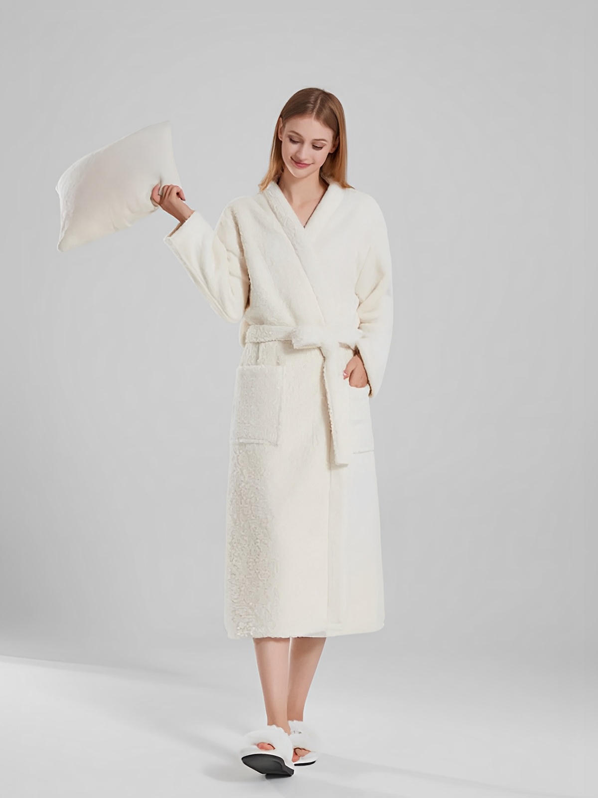 Peignoir ultra doux, chaleur cocooning, confort polaire, ceinture ajustable, coupe longue, idéal hiver, mixte homme femme, gris ivoire vert, tissu respirant, modèle Ilyo - Peignoir - Blanc M