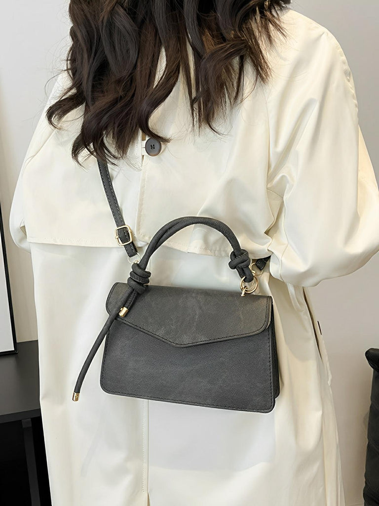 Petit sac à main carré rigide femme, simili vegan, magnétique, urbain tendance, modèle Katerine - Sac à main - Noir