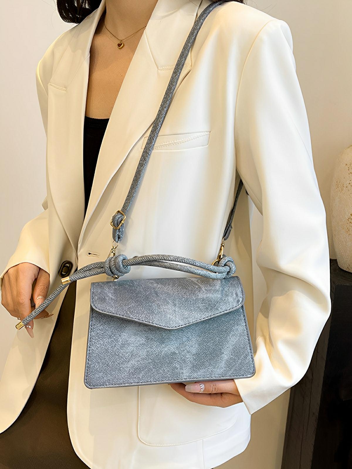 Petit sac à main carré rigide femme, simili vegan, magnétique, urbain tendance, modèle Katerine - Sac à main - Bleu