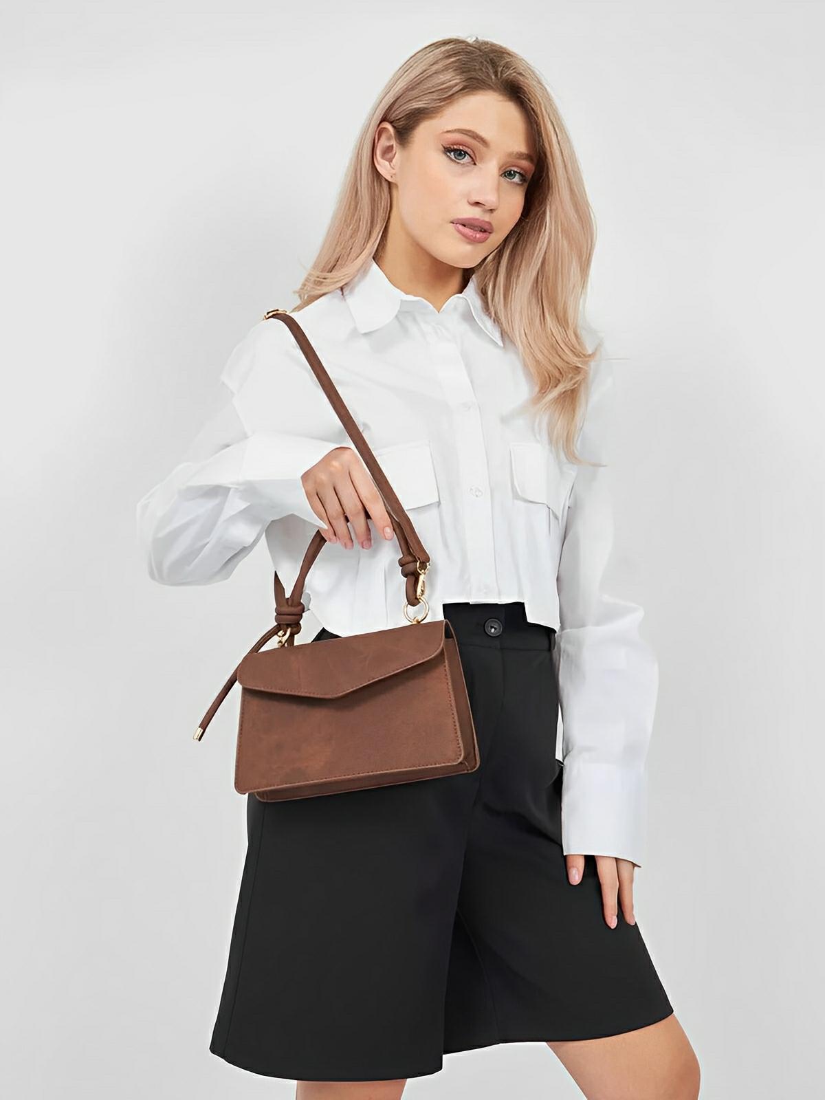 Petit sac à main carré rigide femme, simili vegan, magnétique, urbain tendance, modèle Katerine - Sac à main - Marron
