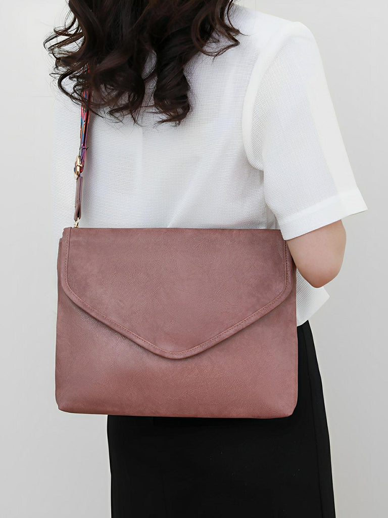 Sac à bandoulière femme, format enveloppe, simili vegan, tendance, idéal quotidien et été, modèle Aligaelle - Sac Bandoulière - Rose