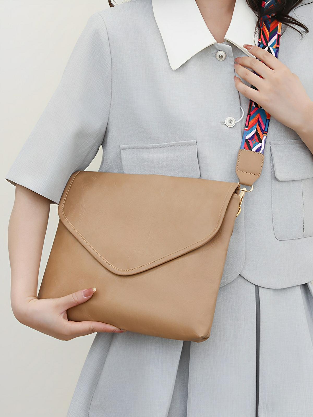 Sac à bandoulière femme, format enveloppe, simili vegan, tendance, idéal quotidien et été, modèle Aligaelle - Sac Bandoulière - Marron