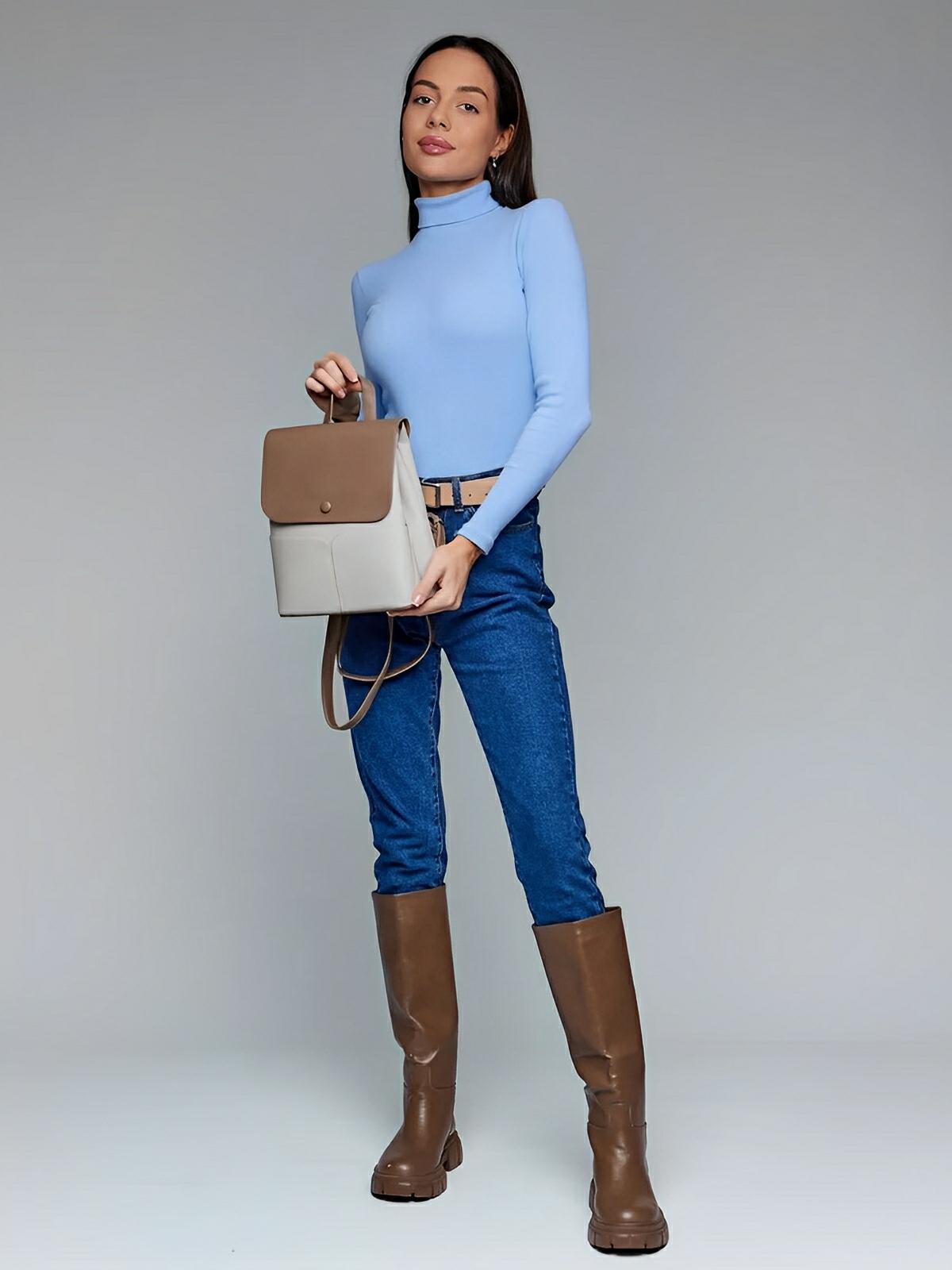 Sac à dos en simili vegan femme, spacieux et chic, fermeture rabat et zip, léger et confortable, modèle Béatrice - Sac à dos - Taupe