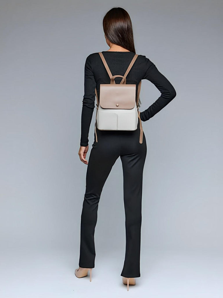 Sac à dos en simili vegan femme, spacieux et chic, fermeture rabat et zip, léger et confortable, modèle Béatrice - Sac à dos - Taupe