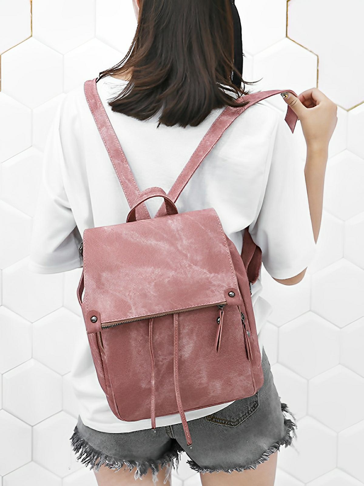 Sac à dos femme, design tendance, grande capacité, fermeture lacets et rabat, cuir simili vegan doux, modèle Tania - Sac à dos - Rose