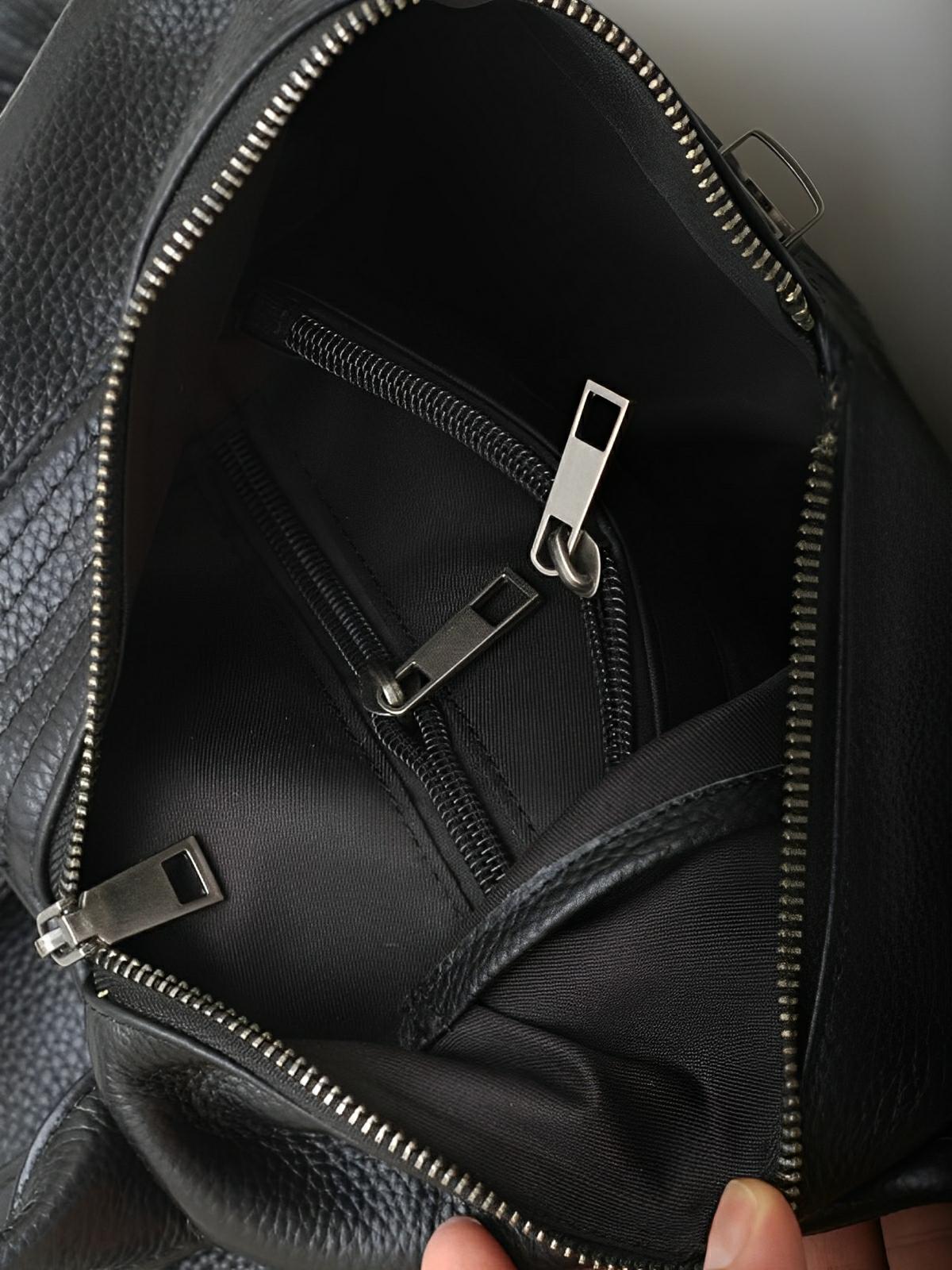 Sac à dos femme en simili vegan véritable, design tendance, grande capacité, fonction anti - vol, bretelles réglables, modèle Baya - Sac à dos - Noir