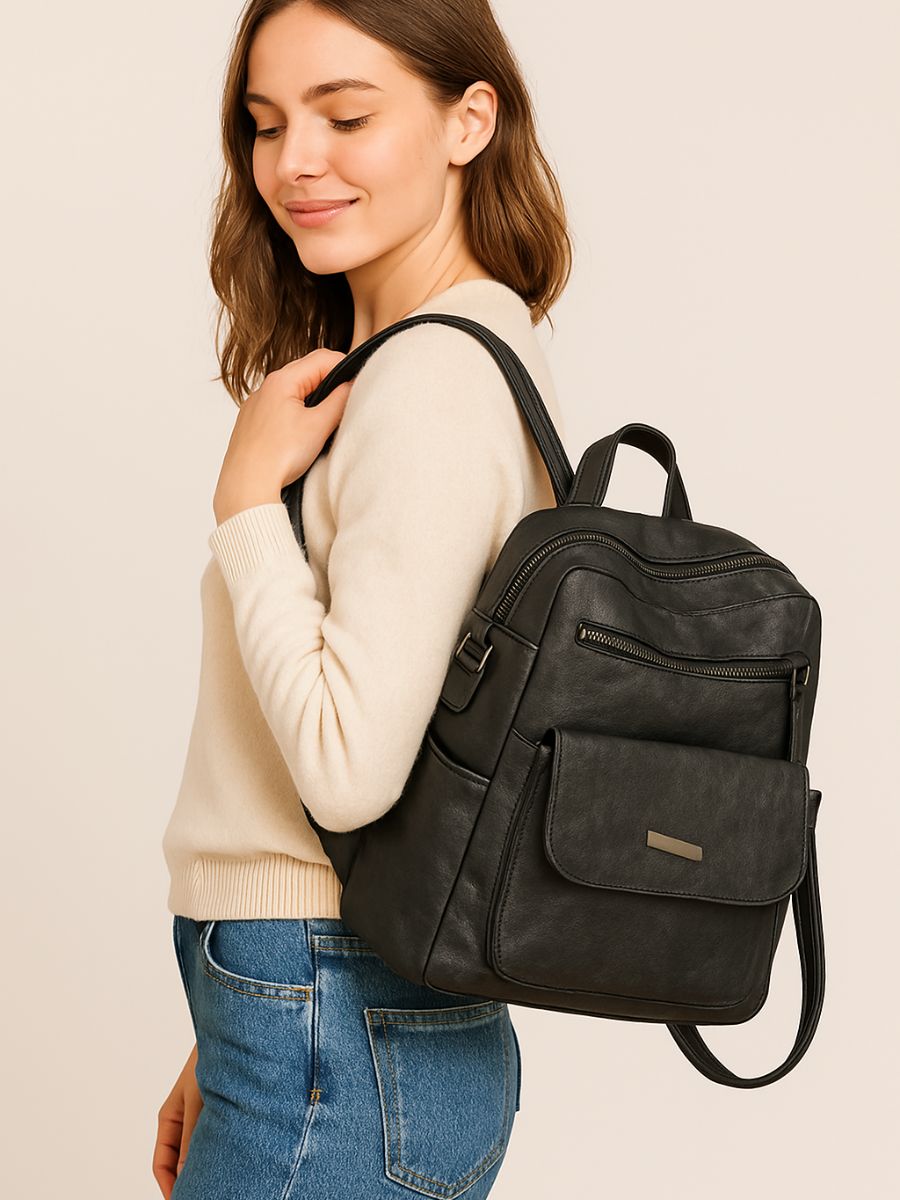 Sac à dos femme, grand format, simili vegan effet vieilli, sac convertible, multi - poches, casual chic, modèle Laurie - Sac à dos - Noir