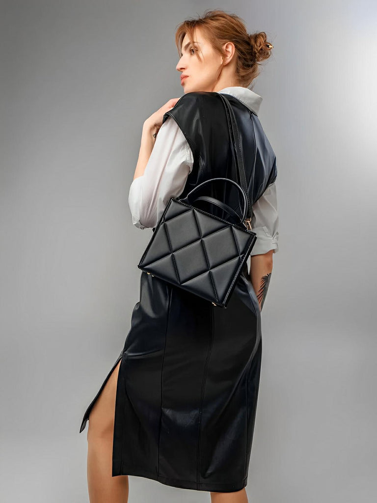 Sac à main femme, design matelassé, porté main et bandoulière, simili vegan, compact et moderne, modèle Hanna - Sac à main - Noir