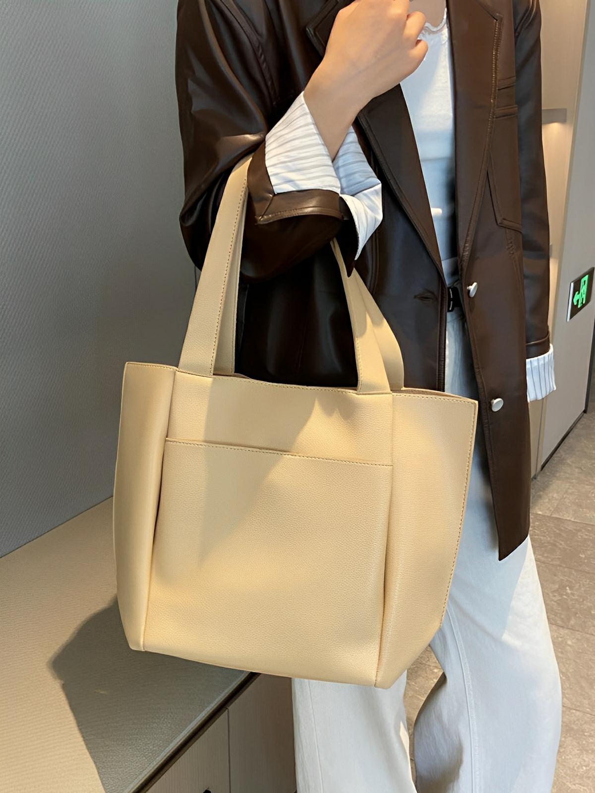 Sac cabas femme, grande capacité, simili vegan souple, porté épaule ou bandoulière, fermeture zippée, modèle Elisabette - Sac à main - Beige