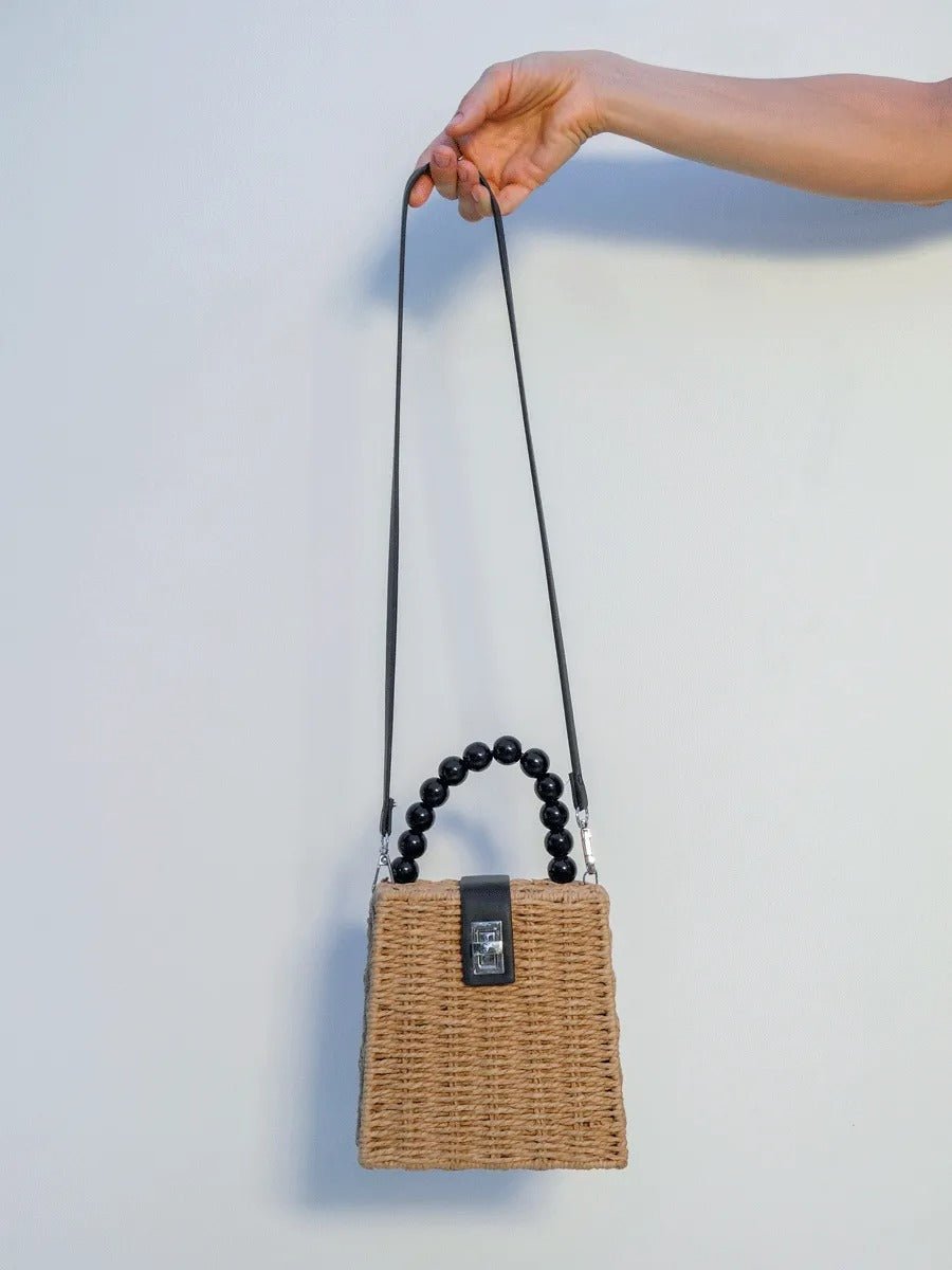 Sac de plage en raphia, perles noires, anse rigide, bandoulière amovible, petit format compact, modèle Claire - Sac de plage - Camel