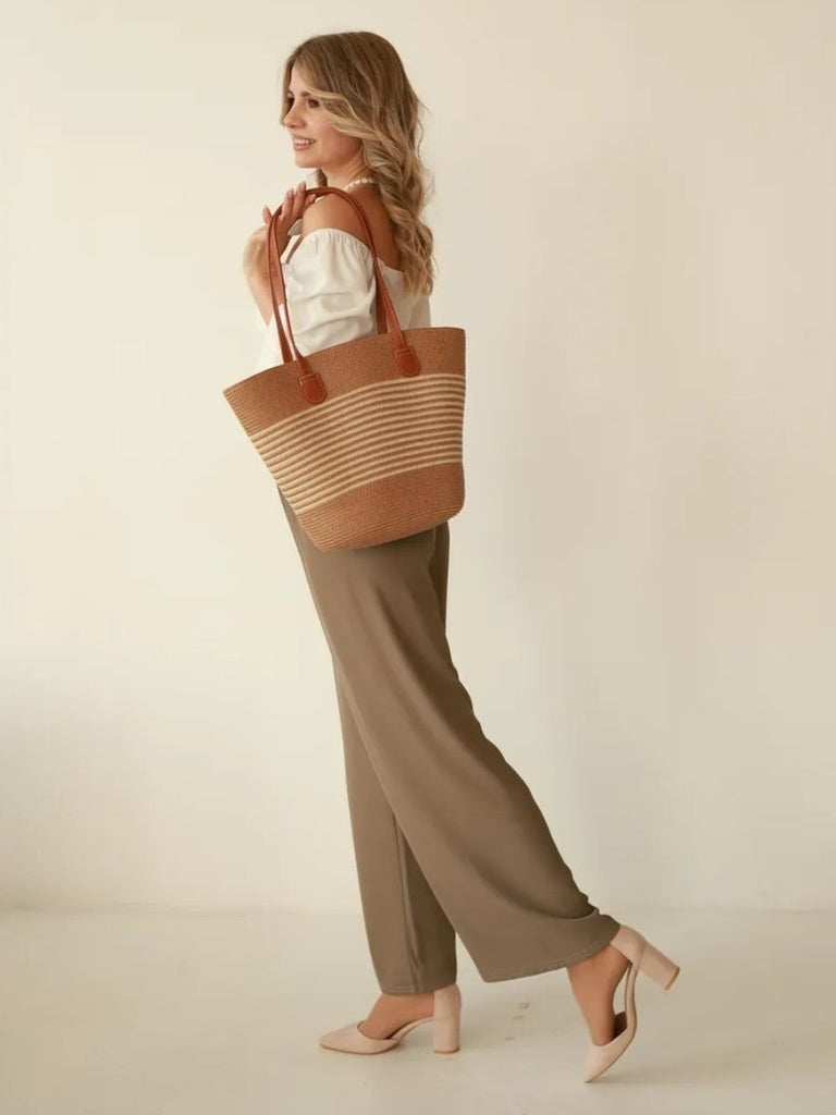 Sac de plage en raphia tressée, grande contenance, fermeture zippée, poignées longues, style tote bag, vacances au soleil, modèle Yema - Sac de plage - Camel et beige