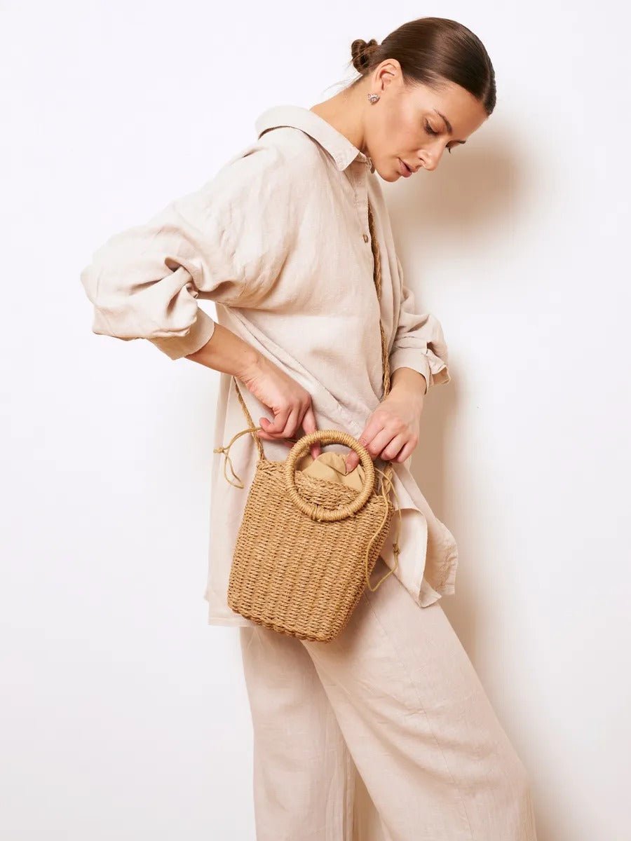 Sac de plage tressé, anse ronde, bandoulière longue, doublure coton, format compact, mini tote bag, modèle Paula - Sac de plage - Camel
