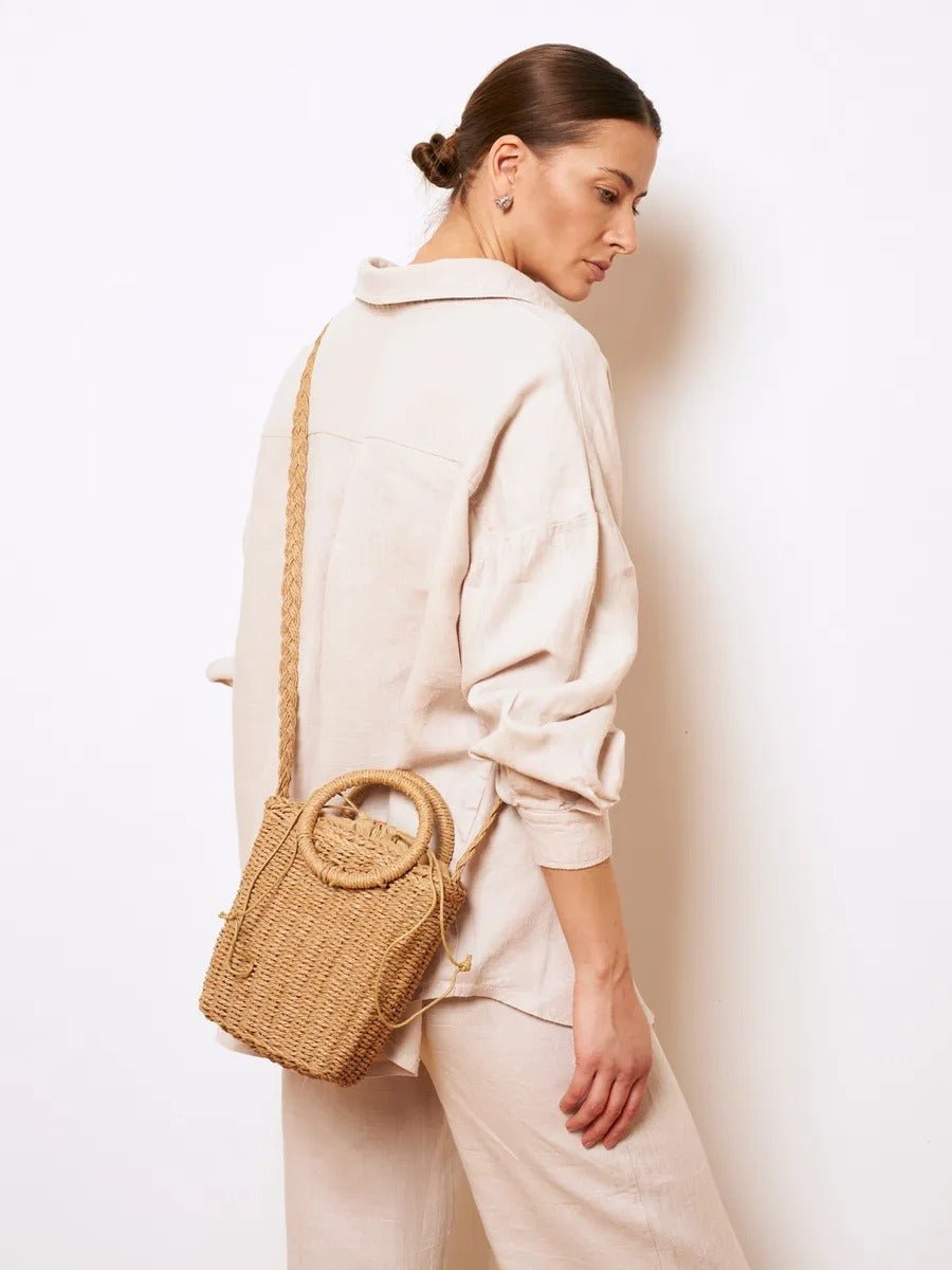 Sac de plage tressé, anse ronde, bandoulière longue, doublure coton, format compact, mini tote bag, modèle Paula - Sac de plage - Camel