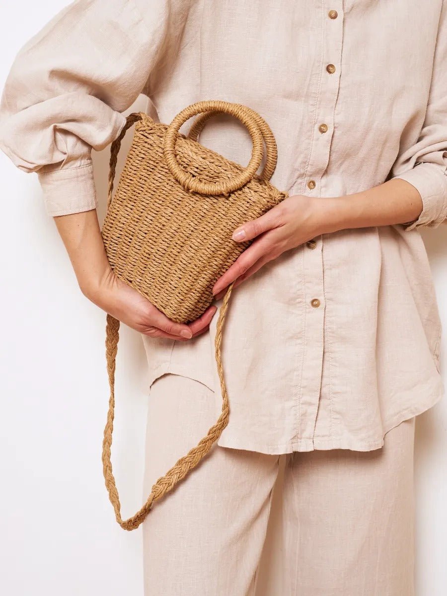Sac de plage tressé, anse ronde, bandoulière longue, doublure coton, format compact, mini tote bag, modèle Paula - Sac de plage - Camel