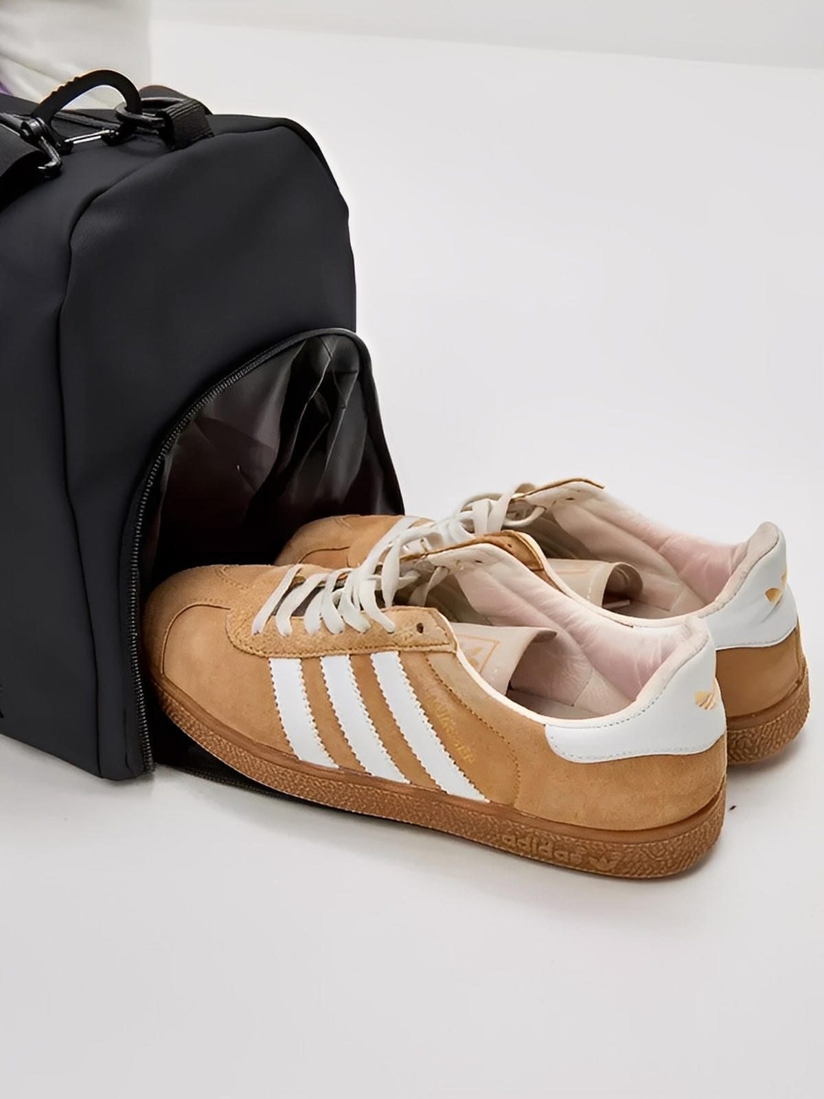 Sac de sport imperméable, sac de voyage compartiment chaussures, bagage de vacances, sac fitness gym, sac cabine léger, modèle Cornelis - Sac de voyage - Noir