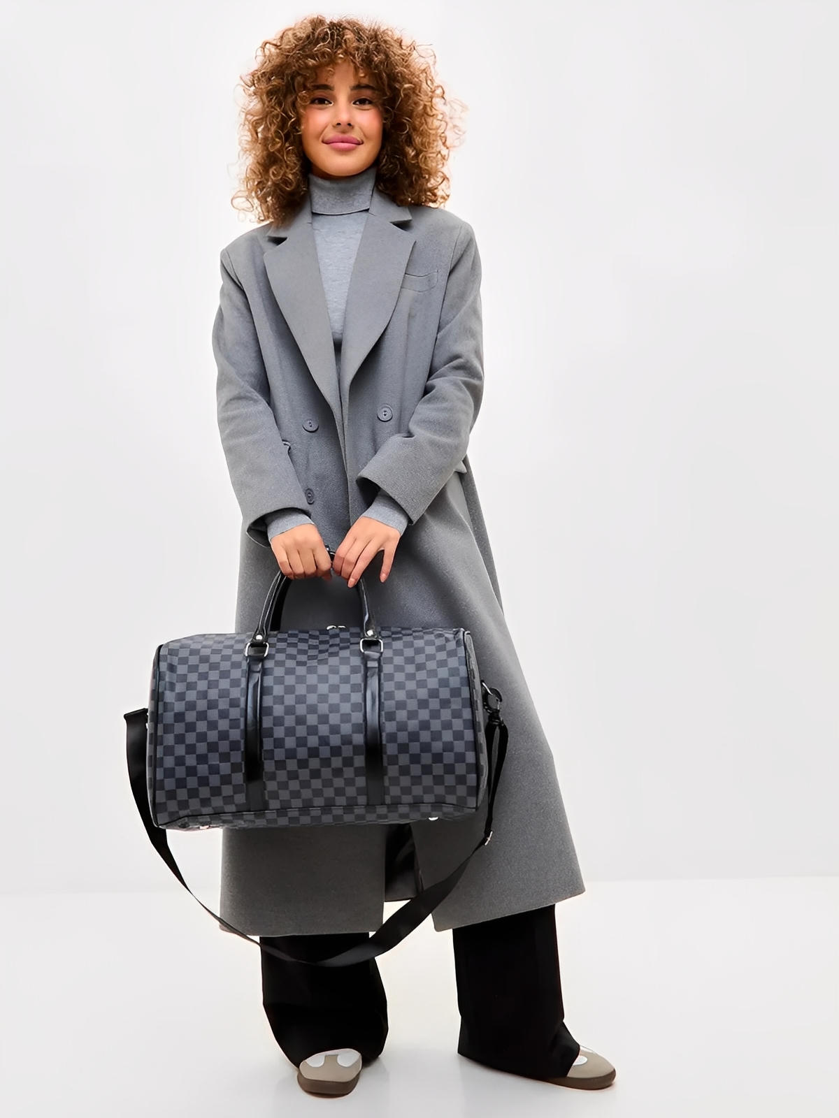 Sac de voyage damier gris, sac week end en simili vegan, sac cabine unisexe avec bandoulière, modèle Colette - Sac de voyage - Gris
