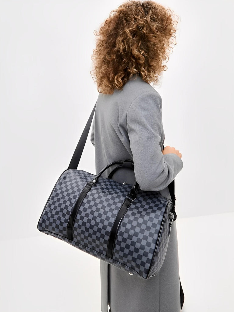 Sac de voyage damier gris, sac week end en simili vegan, sac cabine unisexe avec bandoulière, modèle Colette - Sac de voyage - Gris