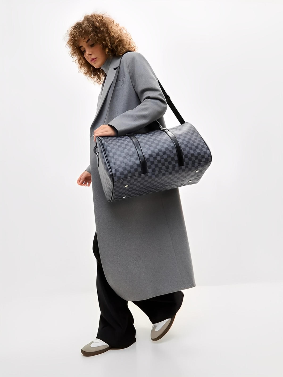 Sac de voyage damier gris, sac week end en simili vegan, sac cabine unisexe avec bandoulière, modèle Colette - Sac de voyage - Gris