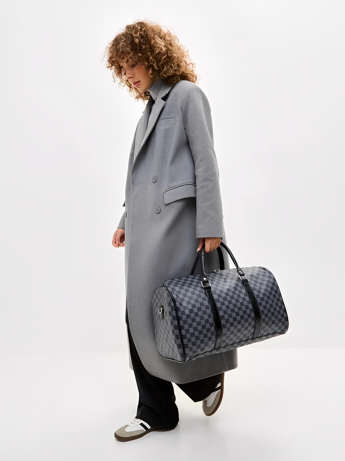 Sac de voyage damier gris, sac week end en simili vegan, sac cabine unisexe avec bandoulière, modèle Colette - Sac de voyage - Gris