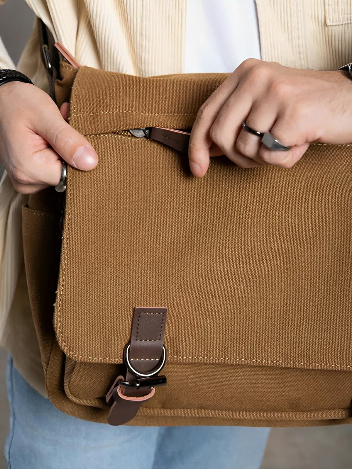 Sac messager en toile, au style rétro, poches multiples et fermeture sécurisée, modèle Donatien - Sac Bandoulière - Marron