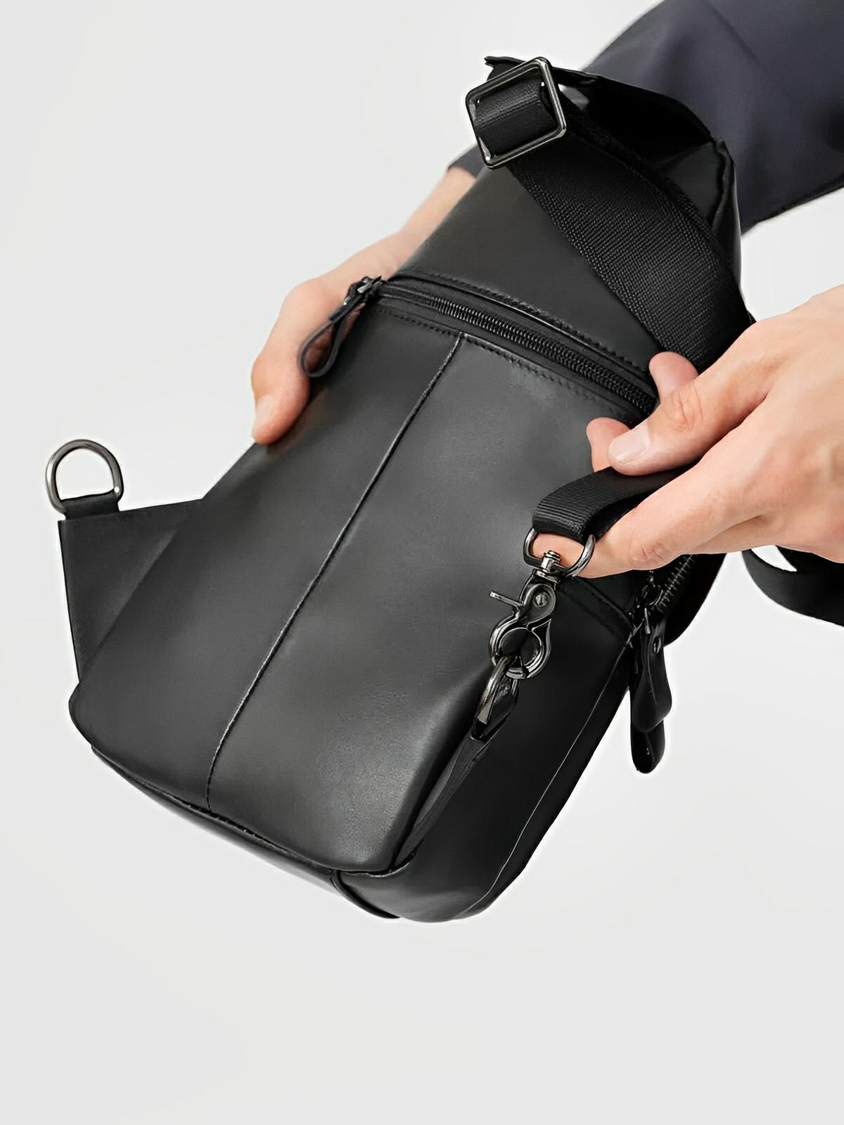 Sacoche de poitrine compact en cuir, rangement organisé et design moderne, modèle Saturnin - Sacoche - Noir