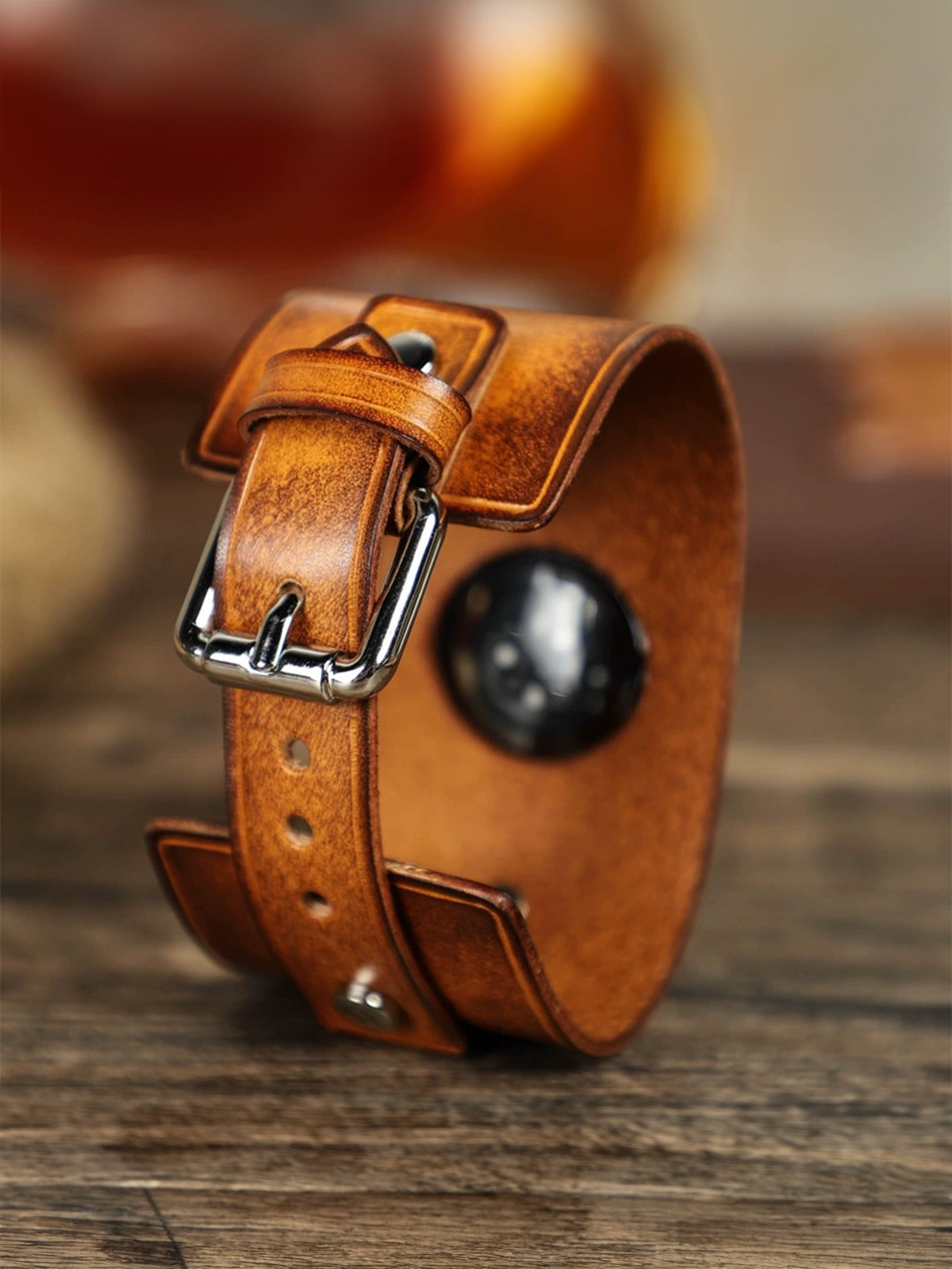 Large leather bracelet for Apple Watch, vintage strap, full-grain leather, retro design, Célian model