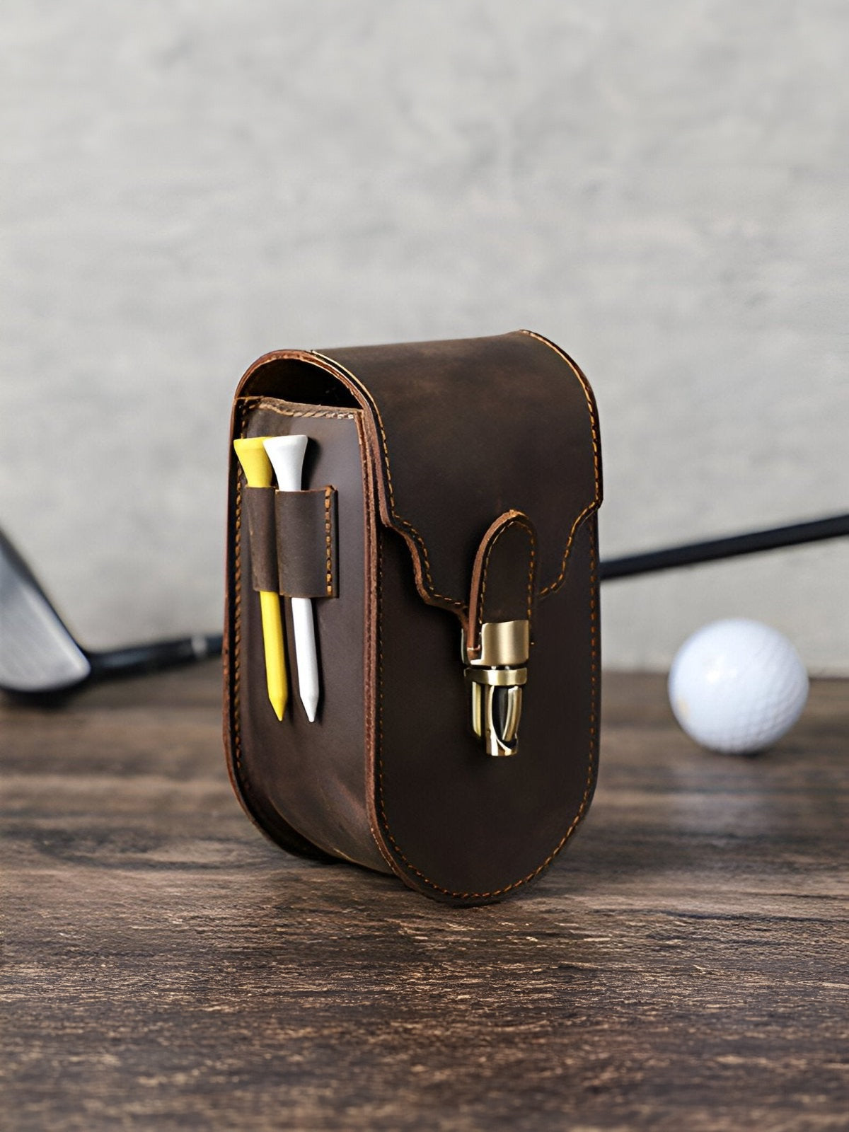 Golf ball and tee case, leather, portable on the belt, Amarant model