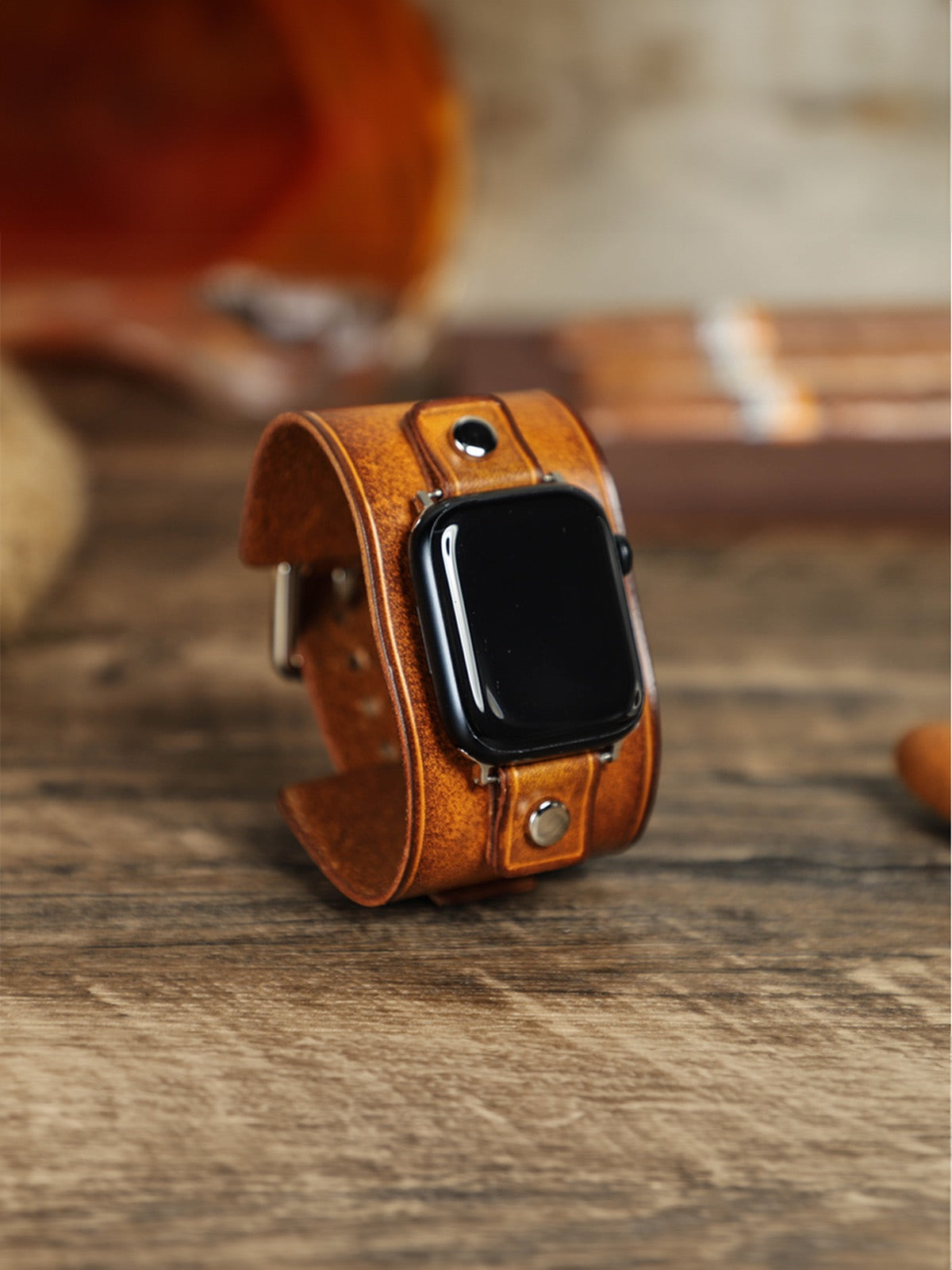 Bracelet large cuir Apple Watch, sangle vintage, cuir pleine fleur, design rétro, modèle Célian