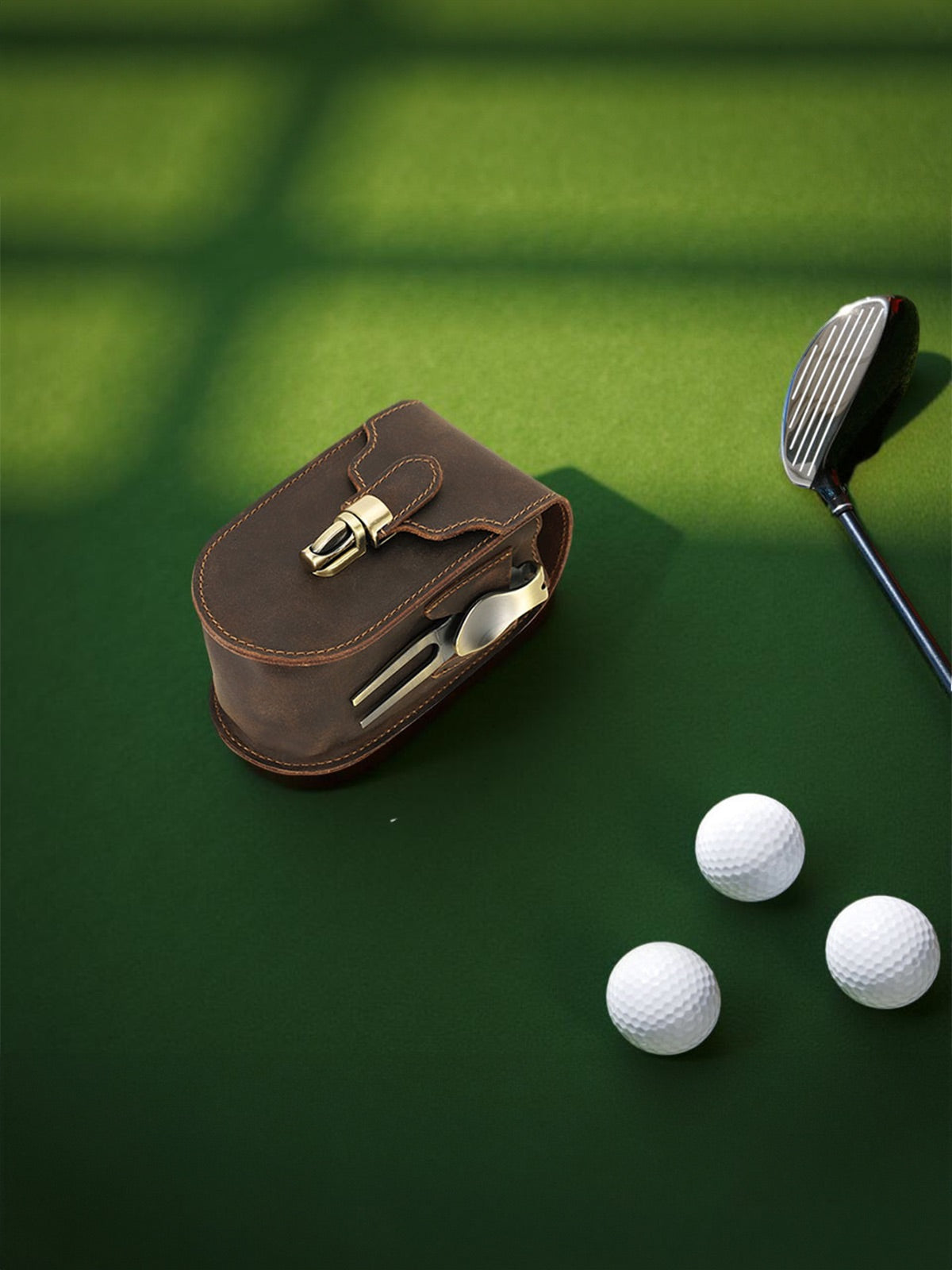 Golf ball and tee case, leather, portable on the belt, Amarant model