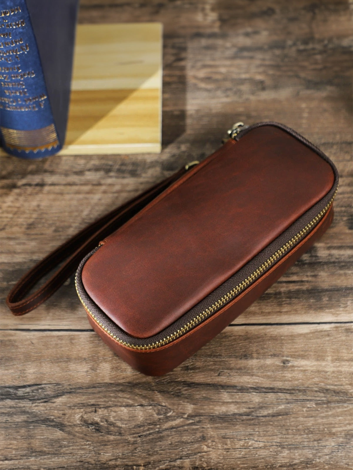 Pipe case, made of leather, refined and organized, Riquier model