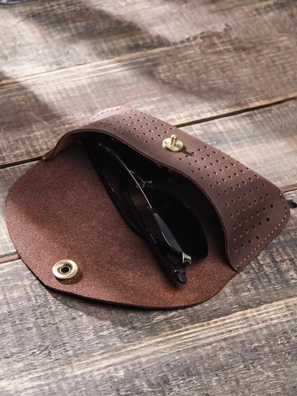 Glasses case, made of leather, practical appearance, perforated design, Ézéchias model