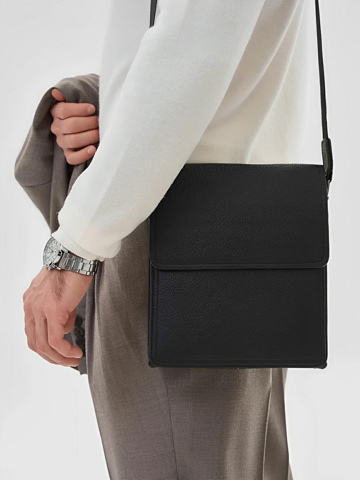 Männertasche, kompaktes Design, veganes Kunstleder in Schwarz, mehrere Fächer, Modell Galo