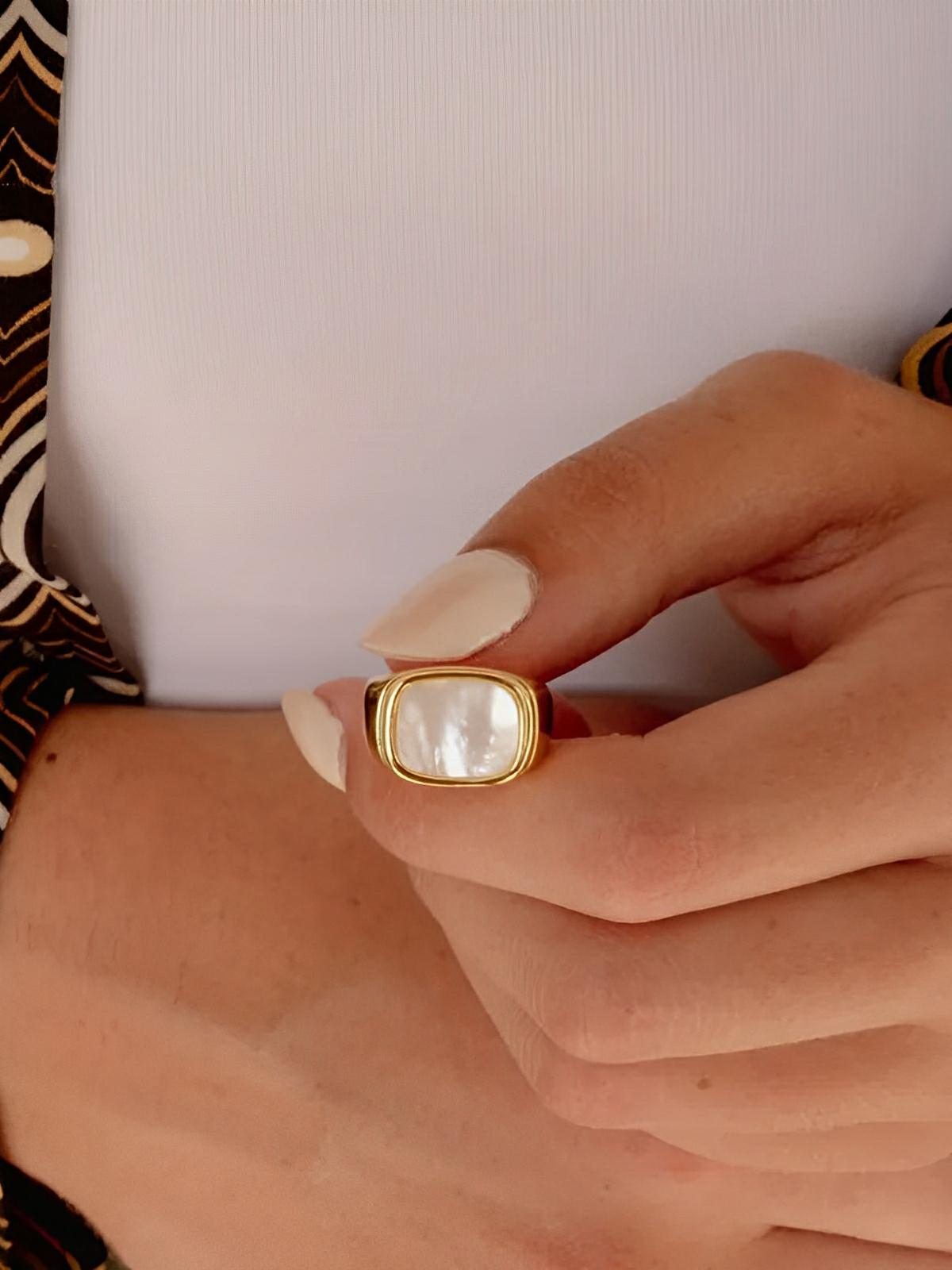 Bague carrée acier inoxydable, or 18K, femme, anneau géométrique, effet nacre, tendance, moderne, modèle Ivanah - Bague - Or + Blanc XXS