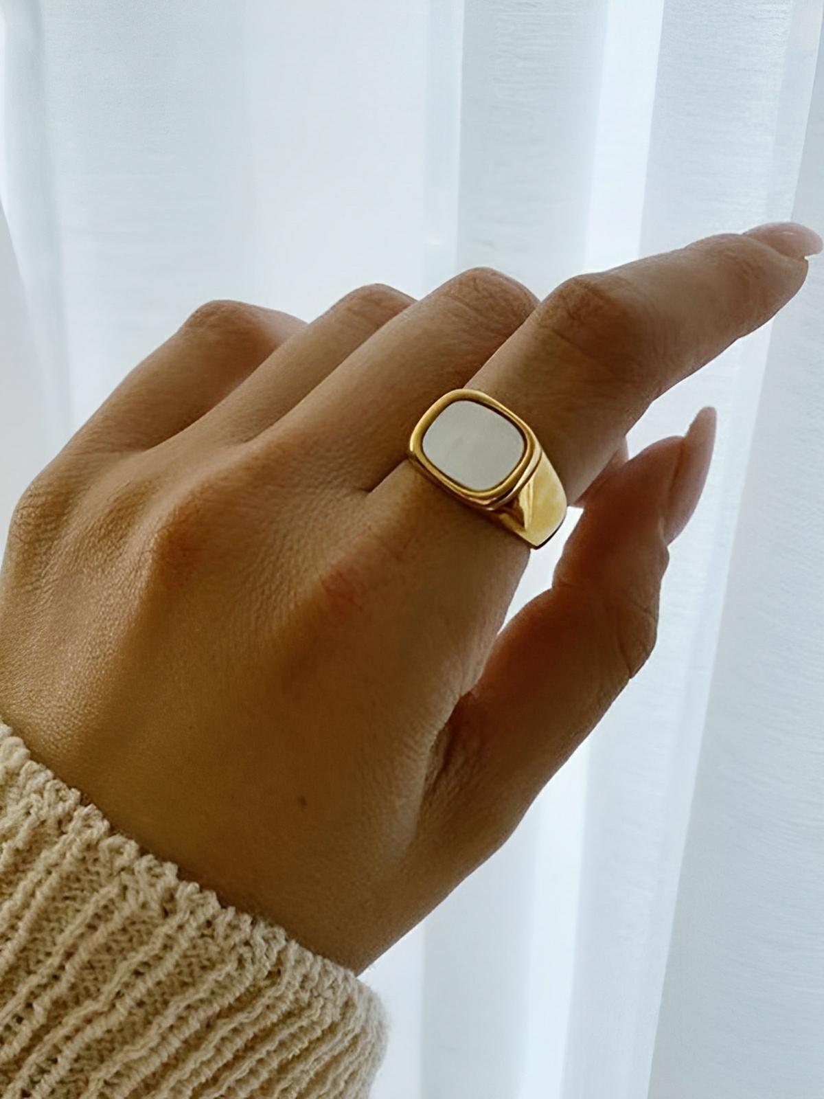 Bague carrée acier inoxydable, or 18K, femme, anneau géométrique, effet nacre, tendance, moderne, modèle Ivanah - Bague - Or + Blanc XXS