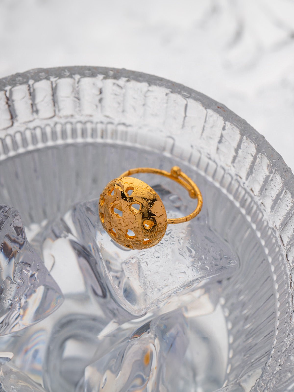 Bague cœur dorée, forme dôme ajourée, acier inoxydable, ajustable, design ins, modèle Clarisse - Bague - Or