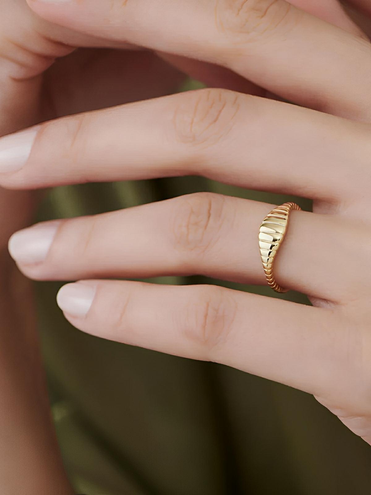 Bague couple moderne, design géométrique, acier inoxydable doré, ajustée, style minimaliste, modèle Helie - Bague - Or XXS