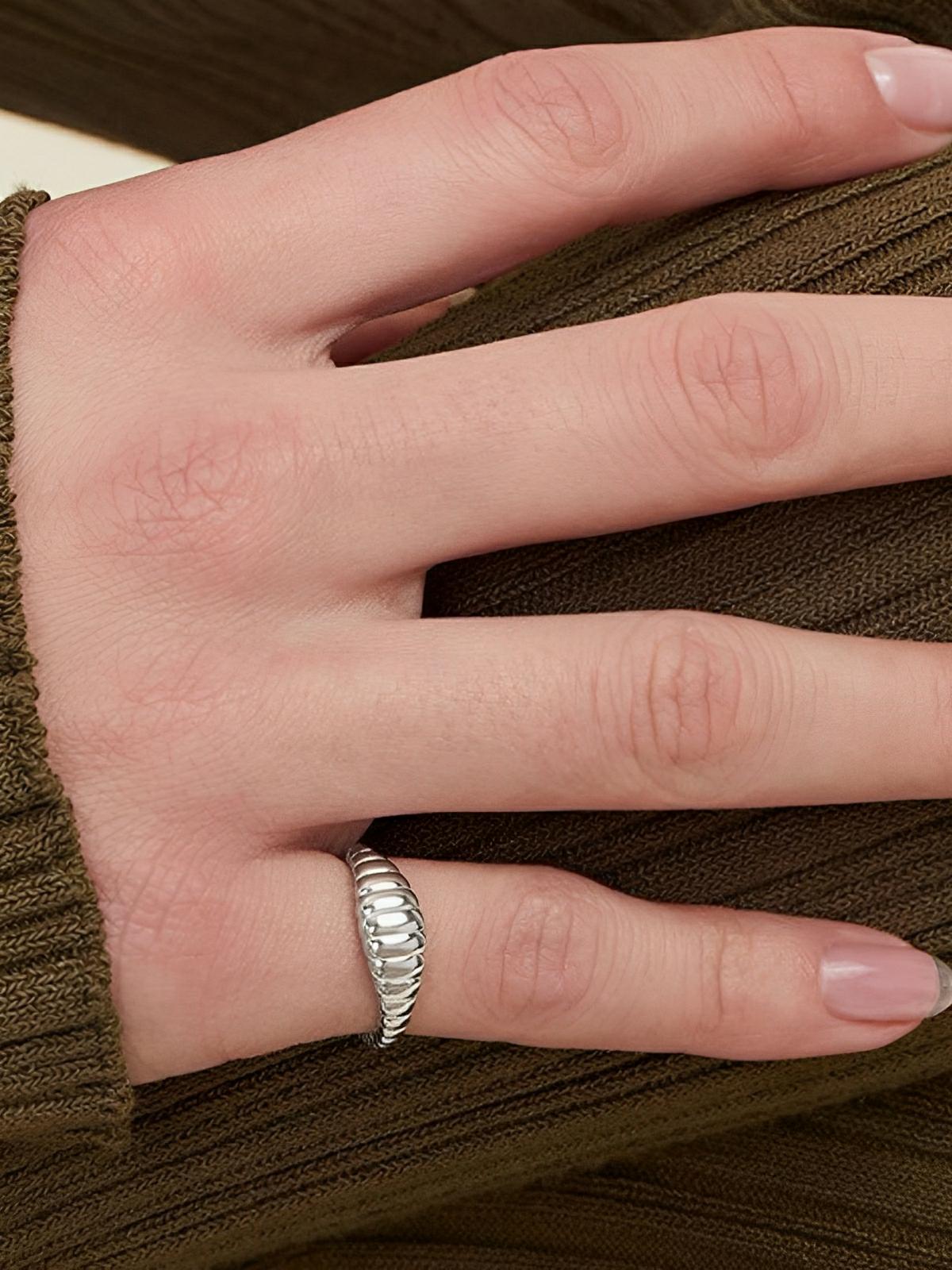 Bague couple moderne, design géométrique, acier inoxydable doré, ajustée, style minimaliste, modèle Helie - Bague - Argent XXS