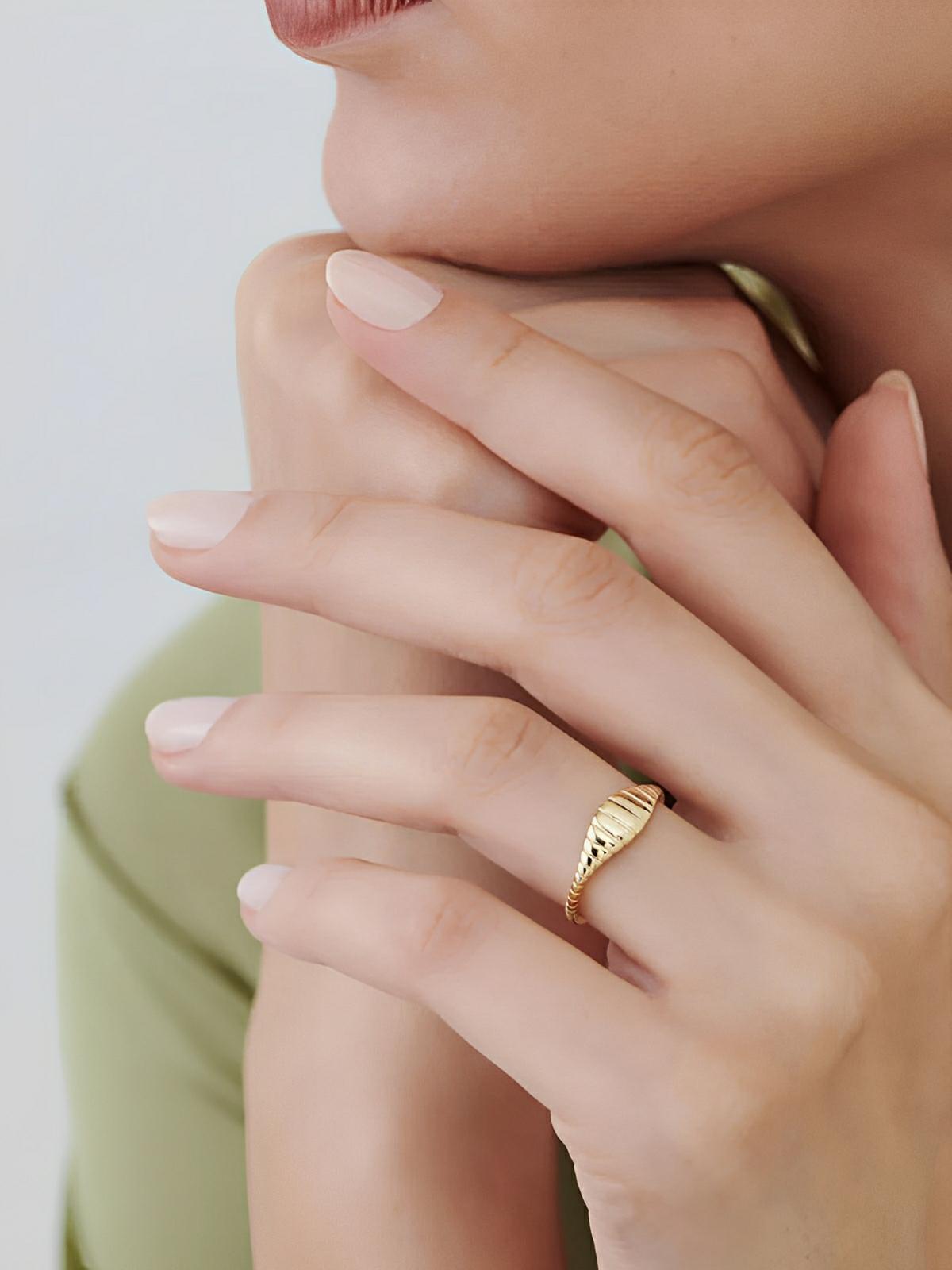 Bague couple moderne, design géométrique, acier inoxydable doré, ajustée, style minimaliste, modèle Helie - Bague - Or XXS