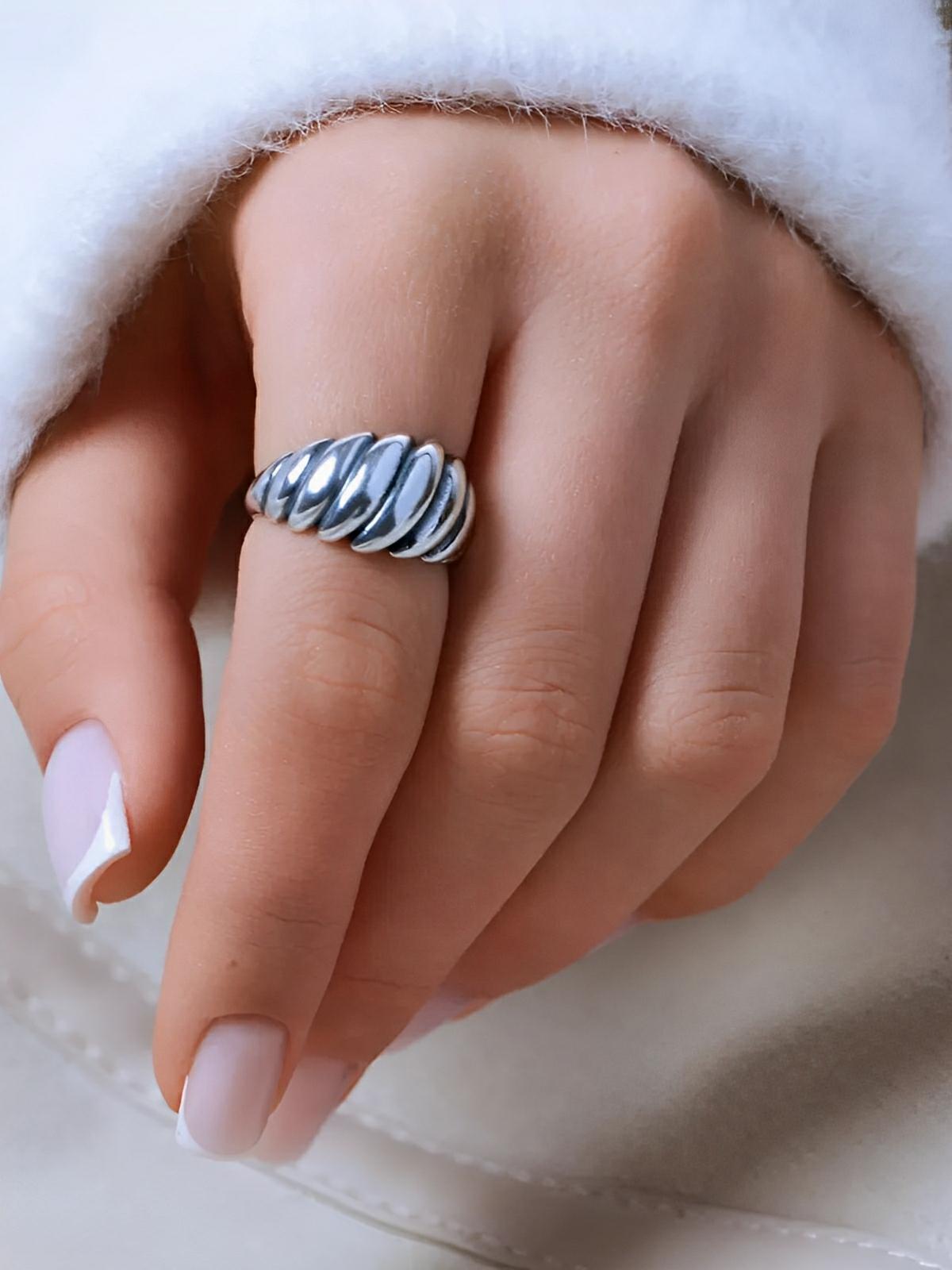 Bague femme acier inoxydable or 18K, style géométrique ondulé, bijoux tendance, mode urbaine, multi tailles, modèle Jorelle - Bague - Argent XXS