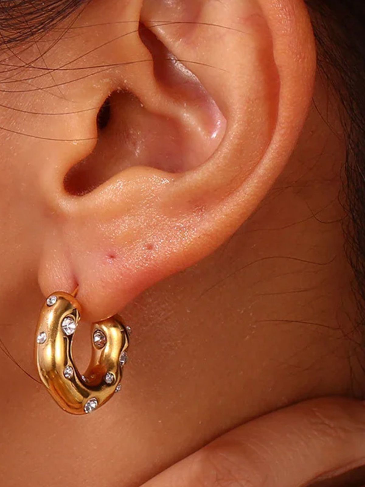 Boucles d'oreilles C, acier inoxydable, or 18 carats, rétro, style géométrique, strass, modèle Jeromia - Boucles d'oreilles - Or 60 mm