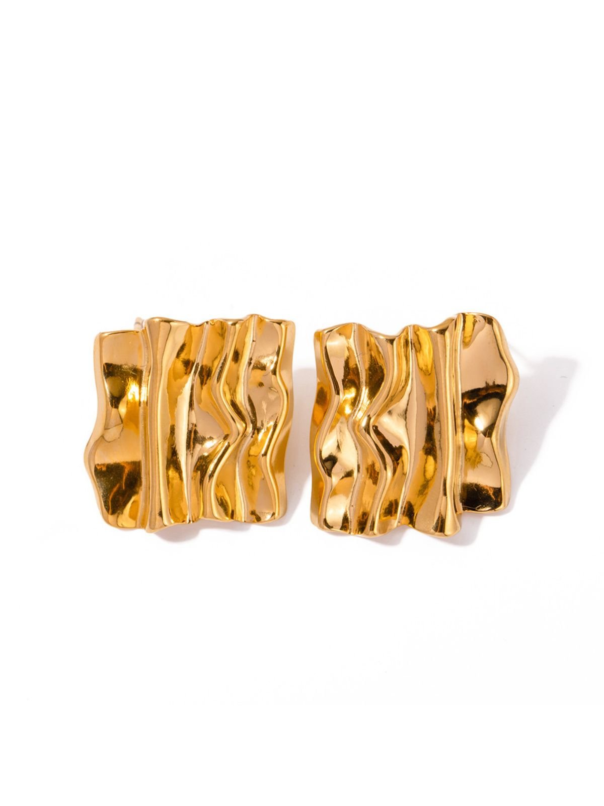 Boucles d’oreilles dorées, acier inoxydable, finition ondulée, design géométrique, look structuré, modèle Gabine - Boucles d'oreilles - Or