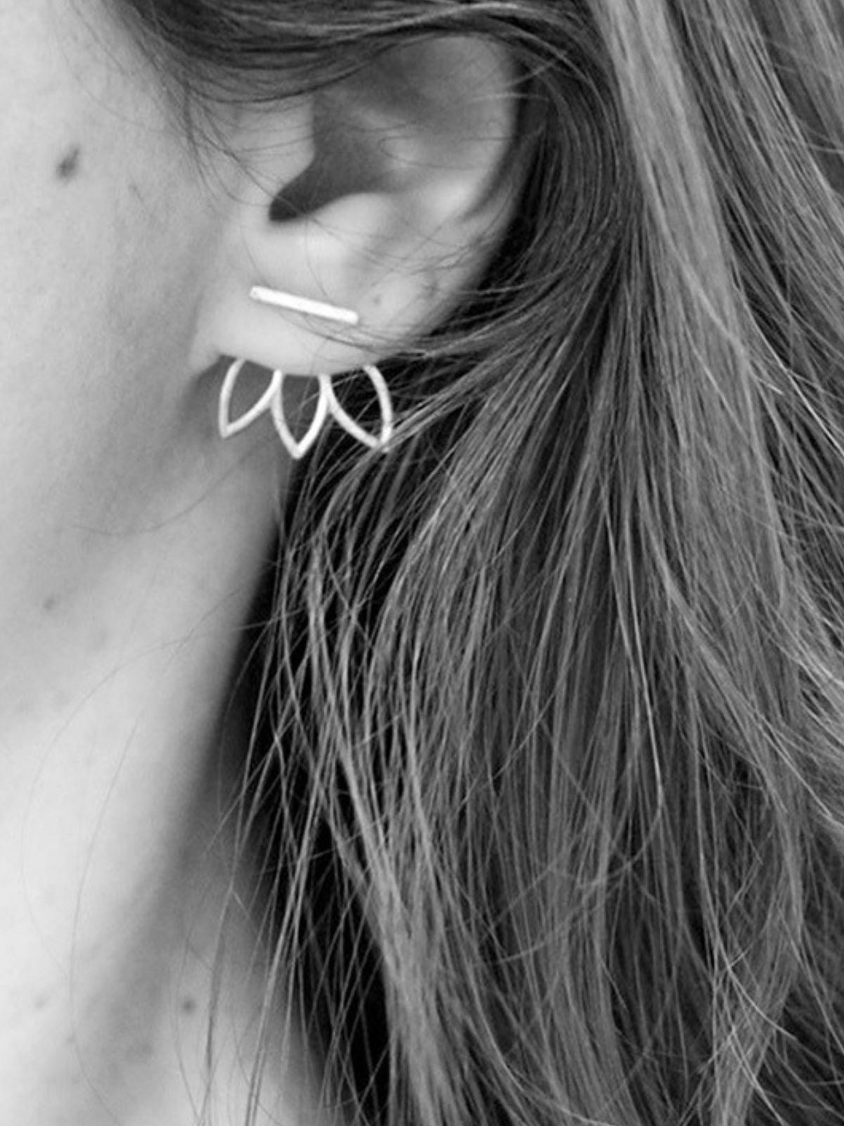 Boucles d’oreilles fleur, acier inoxydable, design creux, style floral, bijou minimaliste, modèle Guilianna - Boucles d'oreilles - Argent