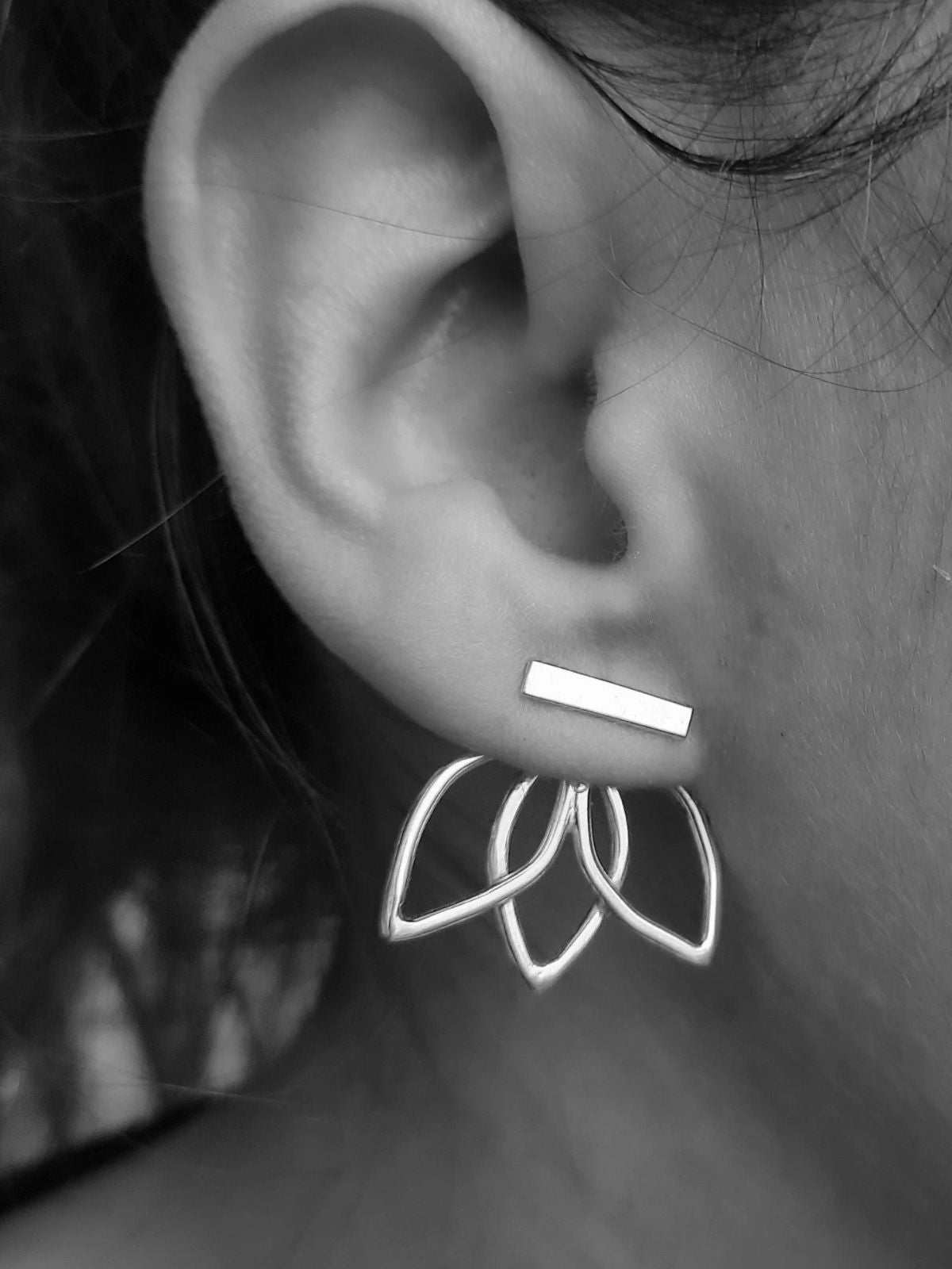 Boucles d’oreilles fleur, acier inoxydable, design creux, style floral, bijou minimaliste, modèle Guilianna - Boucles d'oreilles - Argent