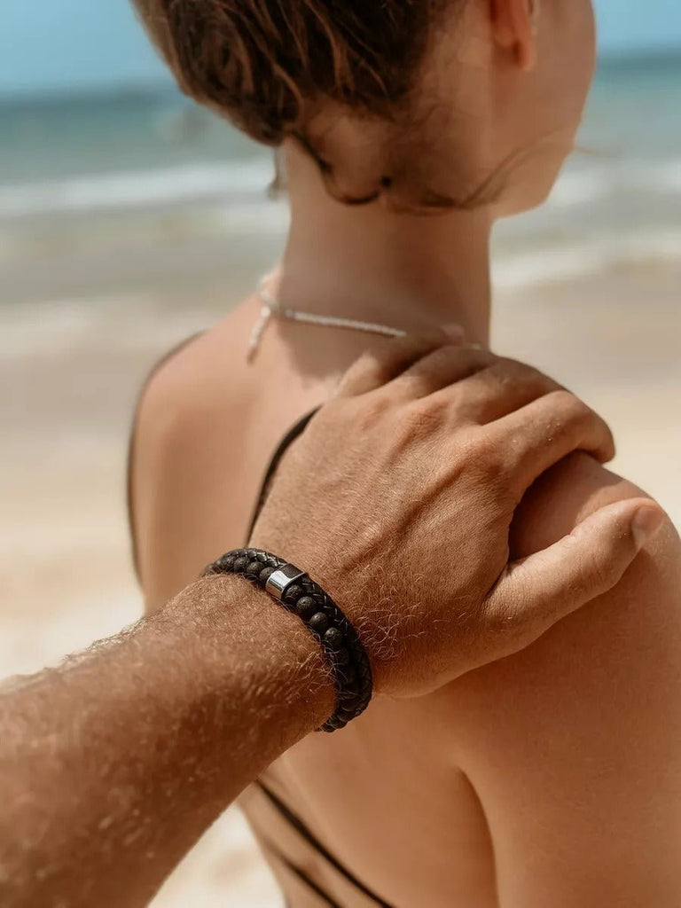 Bracelet homme en cuir tressé et perles de lave naturelle, à l'esthétique tendance, modèle Marvin - Bracelet - Pierre volcanique S