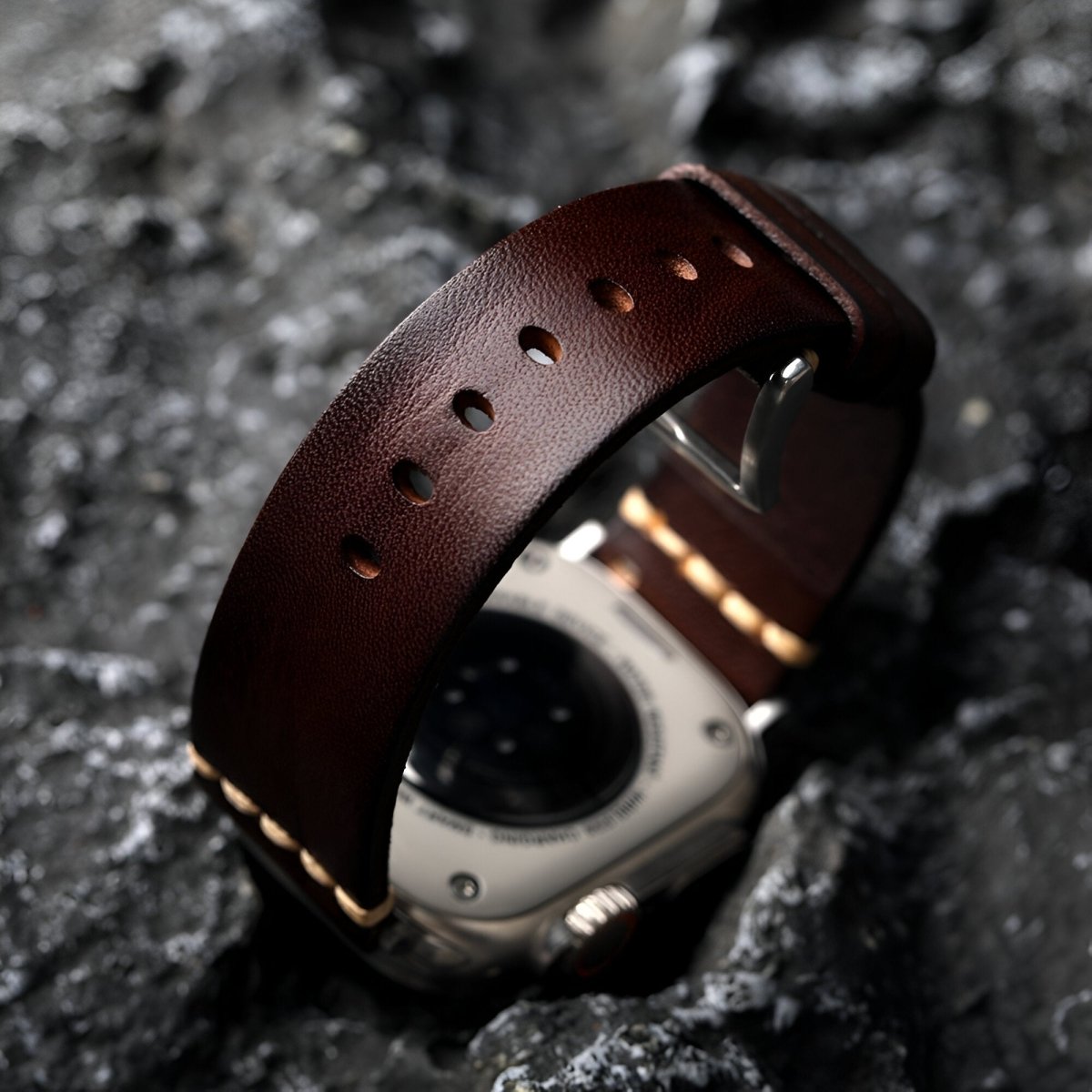 Bracelet pour Apple Watch en cuir, à l'aspect lisse, modèle Védran - Bracelet Apple Watch - Café et argent 40/41 mm